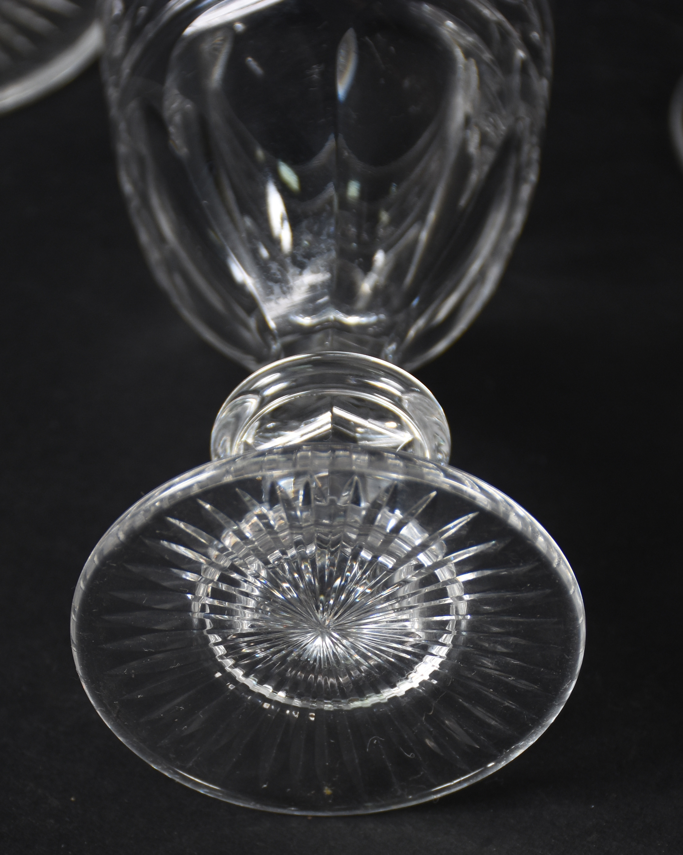 Serviço de cristal sendo 7 taças para água, 5 para vinho tinto e 8... - foto 4 de 4