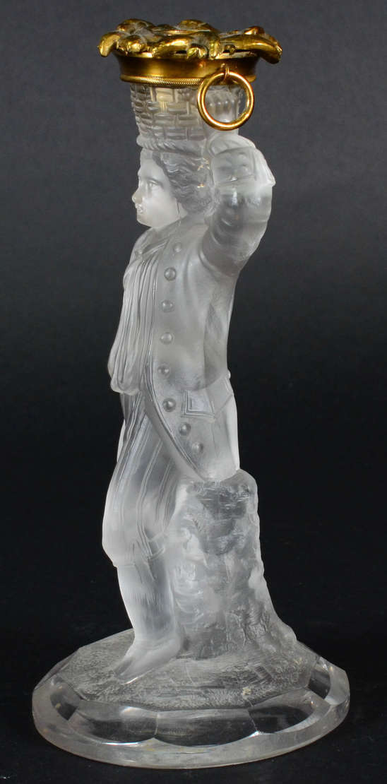 Cristal Baccarat – Castiçal de cristal satiné representando menino em... - foto 3 de 4