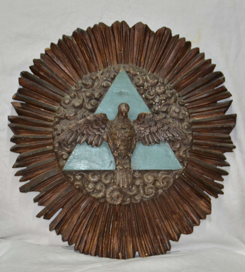 Arte Sacra – Espírito Santo – Placa de Madeira esculpida, policromada... - foto 1 de 2