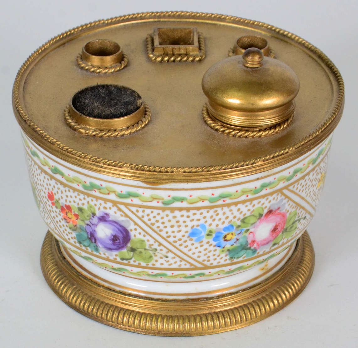 Tinteiro – Porcelana de Sèvres com base e tampo em metal dourado a... - foto 1 de 3