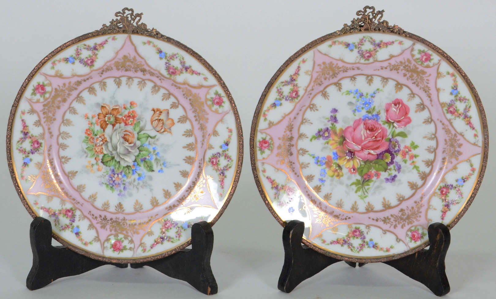 Par de Pratos Decorativos – Porcelana de Limòges , Decoração floral... - foto 1 de 2