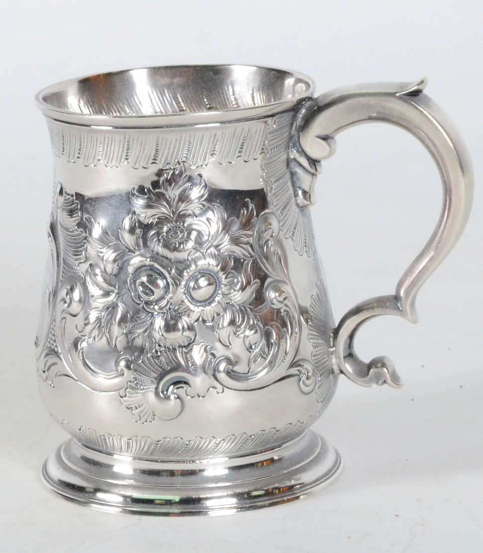 Mug Guilherme IV – (caneca) – Prata lnglesa repuxada e cinzelada –... - foto 1 de 3