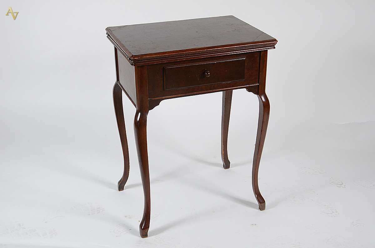 Máquina de costura Singer com gabinete de madeira. Medida mesa... - foto 2 de 6