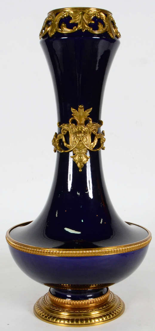 Vaso Decorativo – Porcelana de Sèvres – Decoração, bojo circular e... - foto 1 de 3