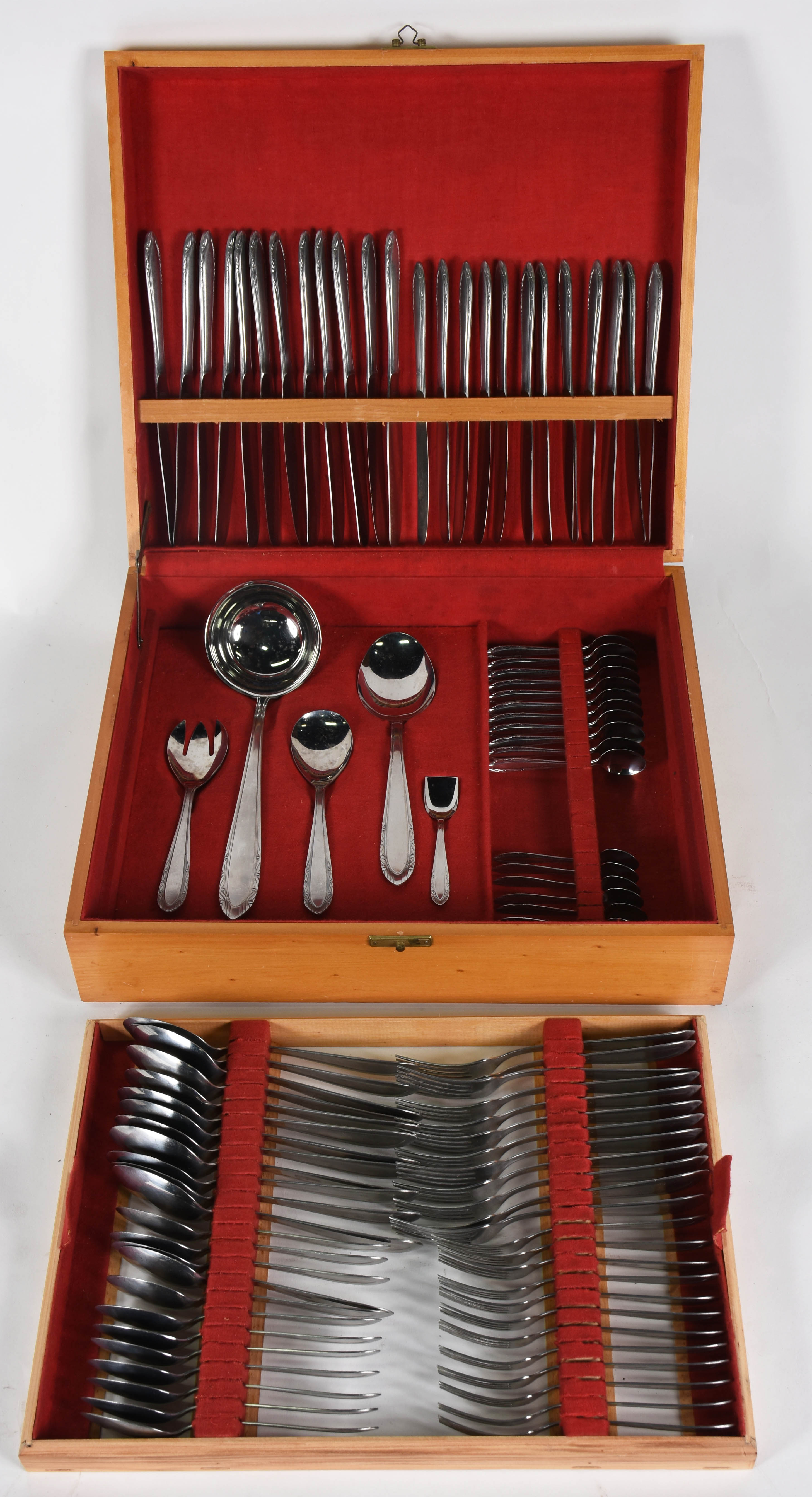 Faqueiro inox , composto de : 12 facas, 12 garfos , 12 colheres... - foto 1 de 6
