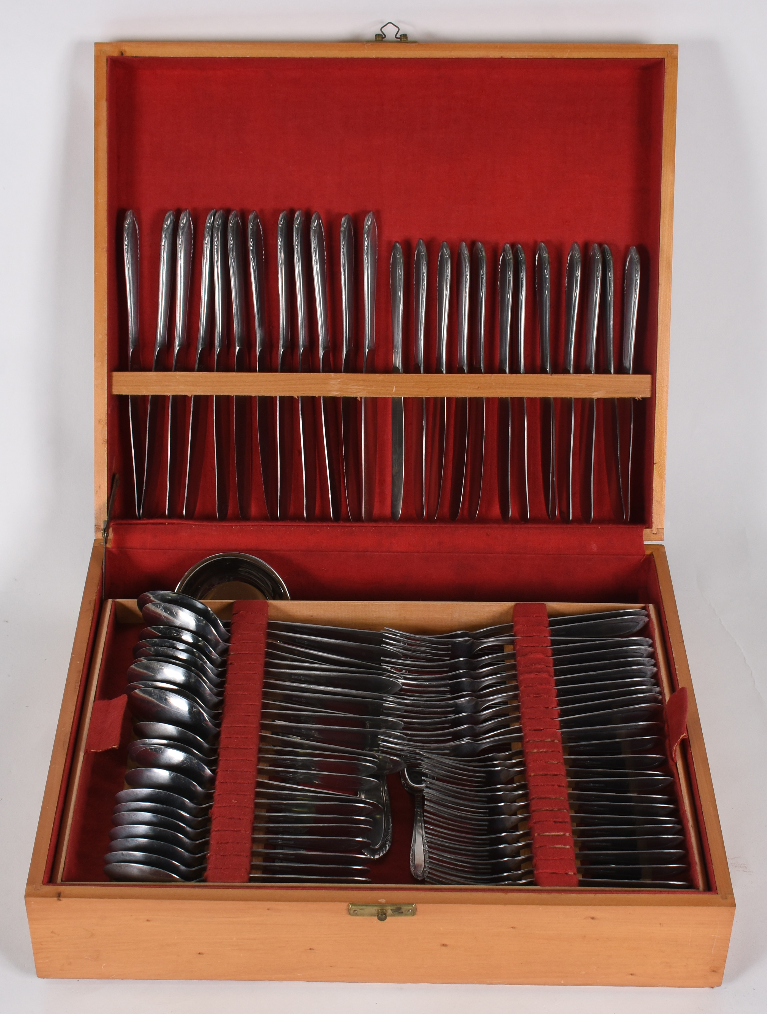 Faqueiro inox , composto de : 12 facas, 12 garfos , 12 colheres... - foto 3 de 6