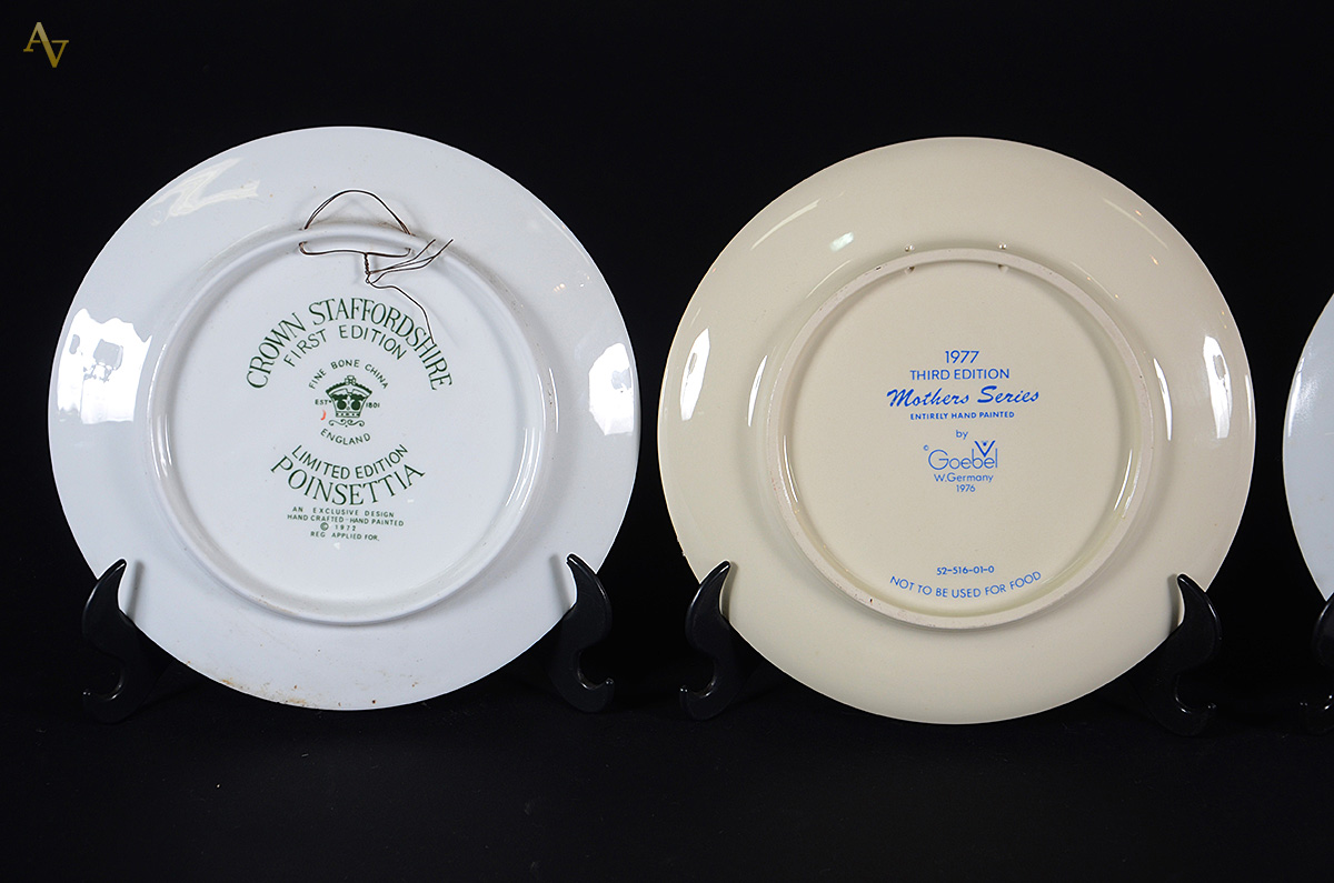 Quatro pratos de porcelana de coleções limitadas com decorações... - foto 2 de 3