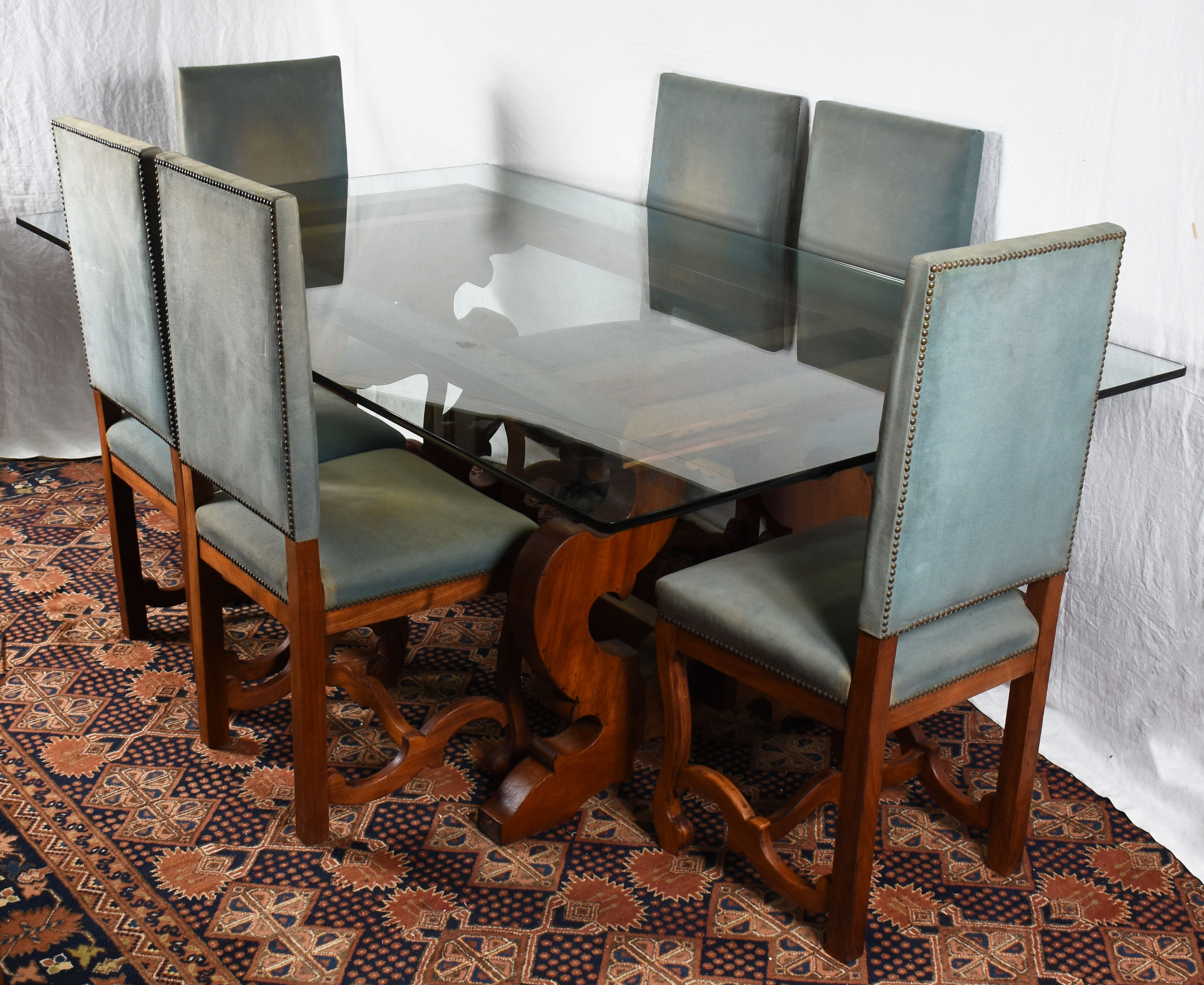 Mesa de jantar com base de madeira nobre e tampo de vidro, acompanham... - foto 1 de 4