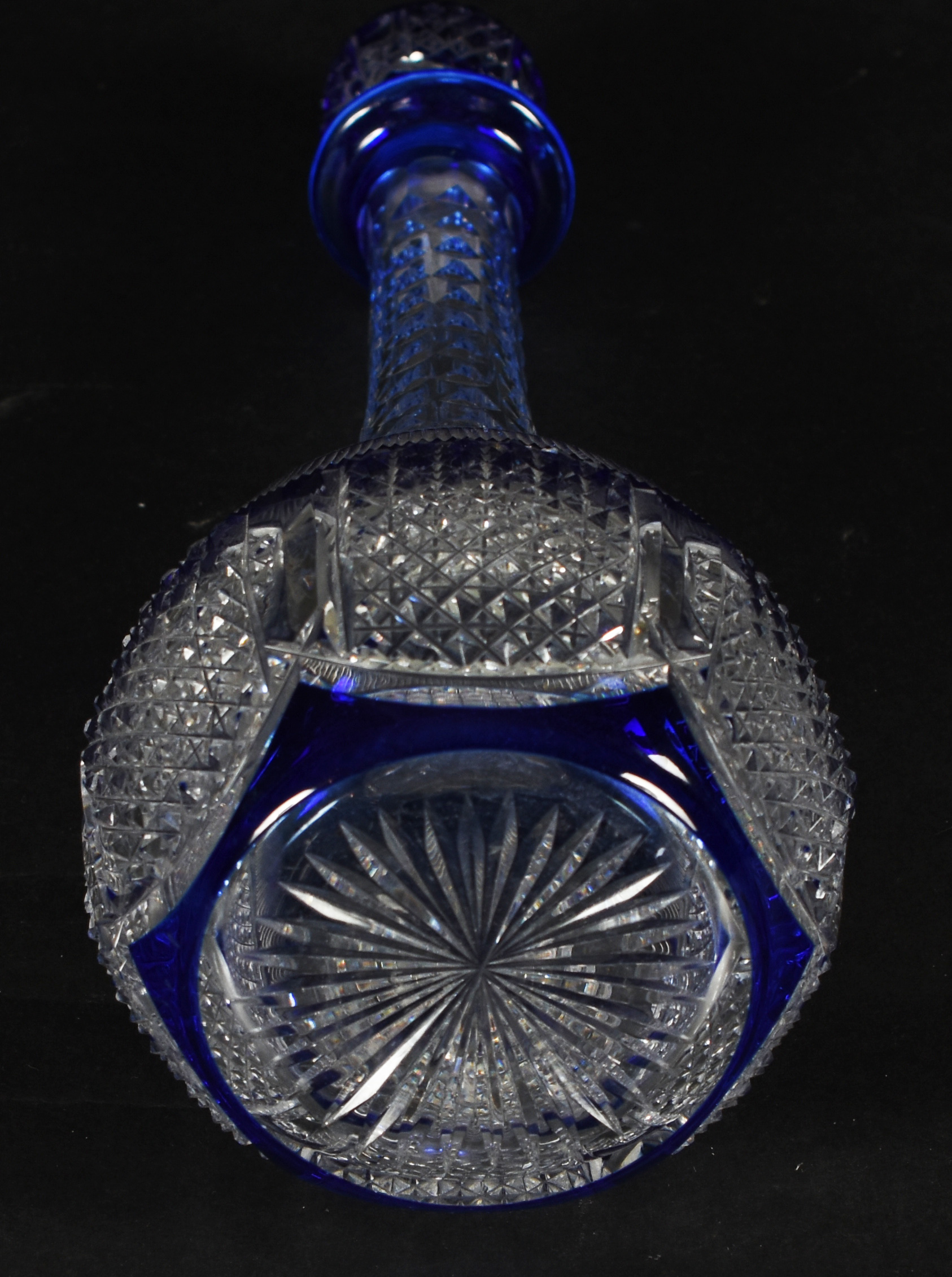 Garrafa/licoreiro – Cristal Baccarat – Decoração lapidada em tons... - foto 3 de 3