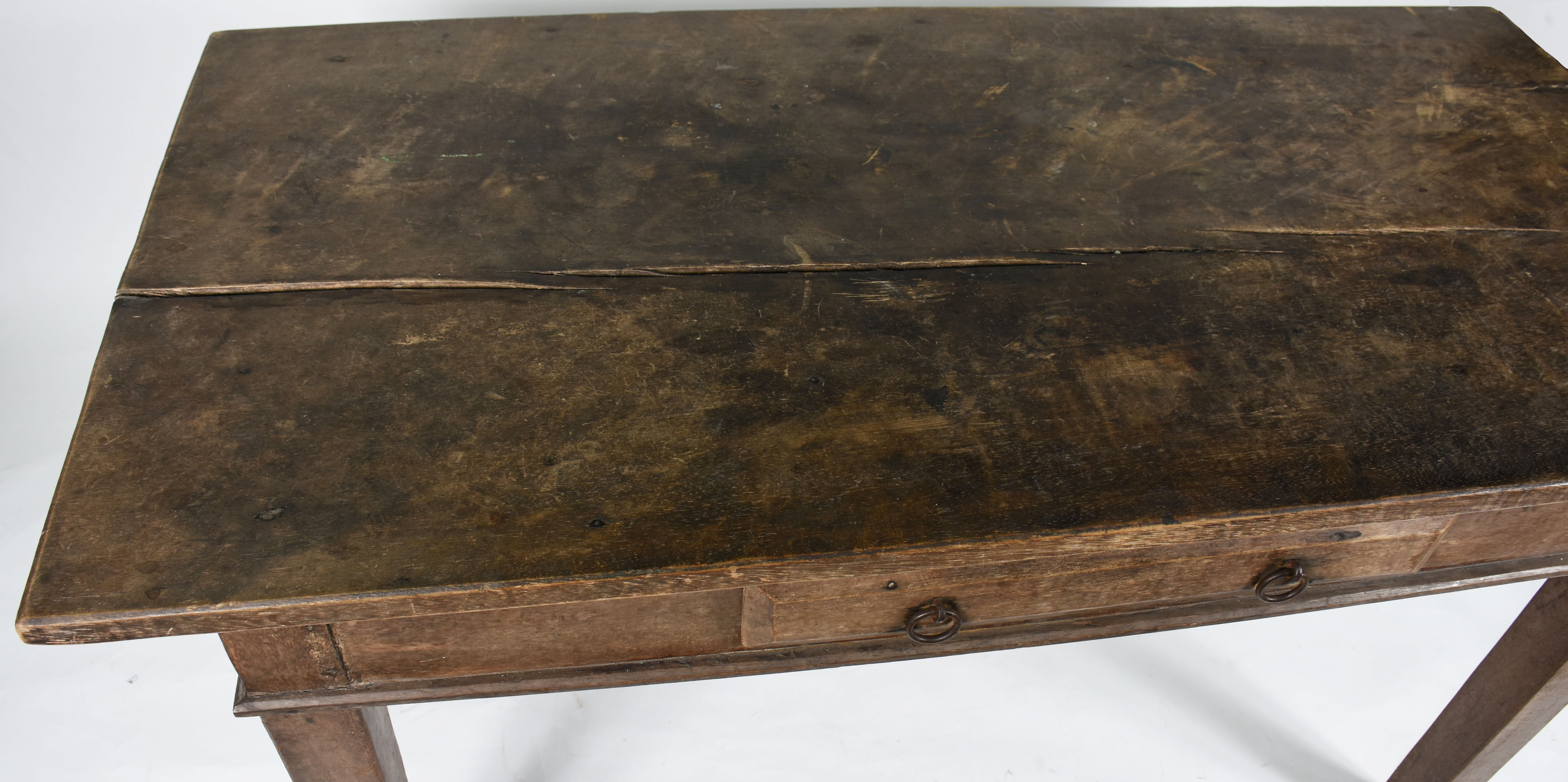 Mesa mineira de madeira nobre com 1 gaveta, puxadores em forma de... - foto 3 de 4