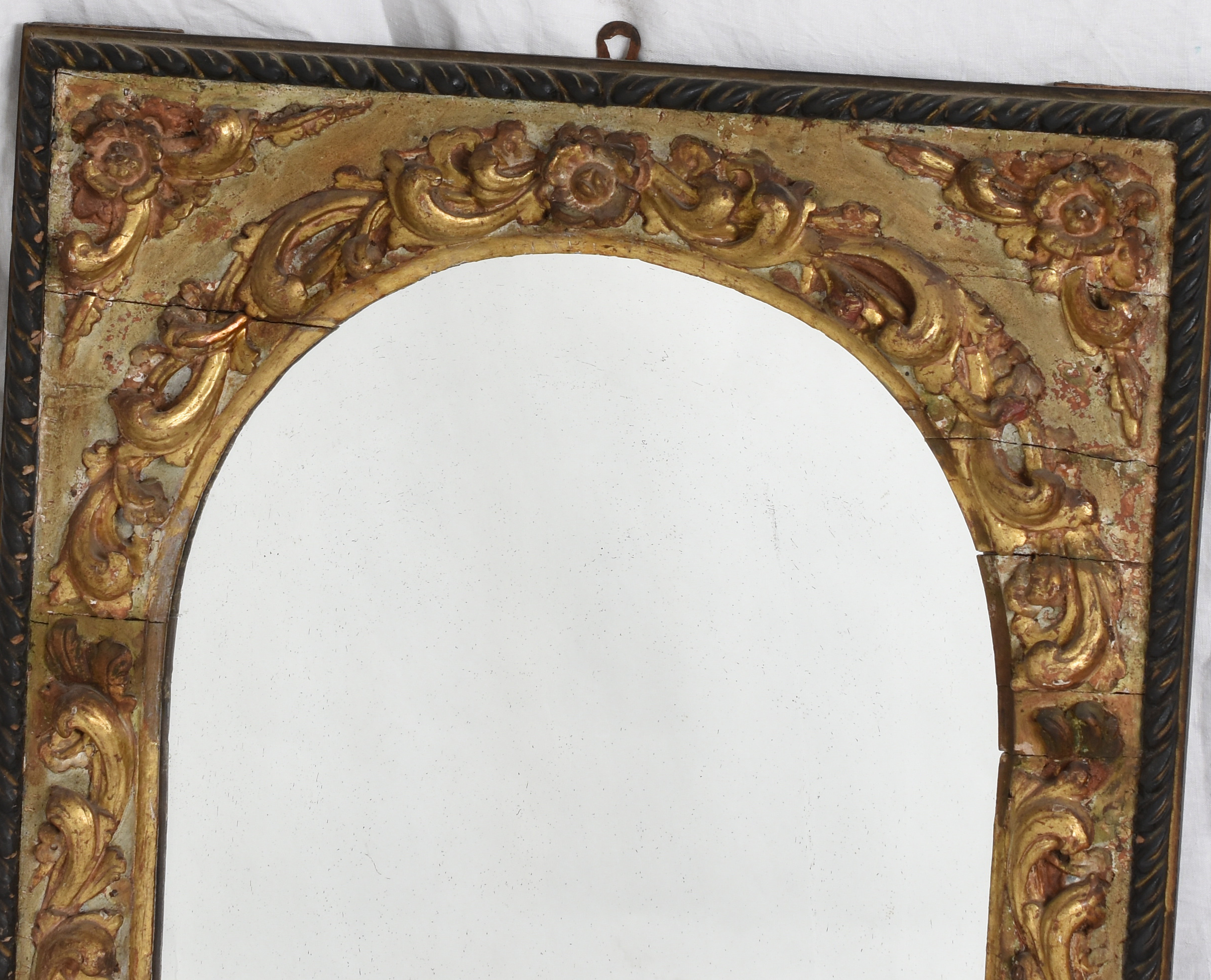 Espelho – Moldura barroca colonial, madeira entalhada, policromada e... - foto 2 de 3