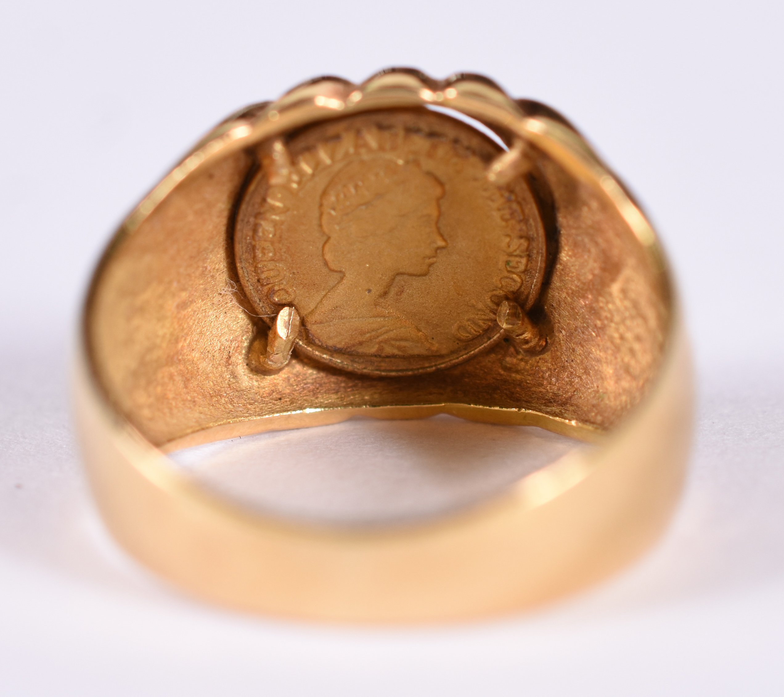 Anel de ouro 18 k . Aro 10 ( Por questão de segurança a peça não se... - foto 5 de 5