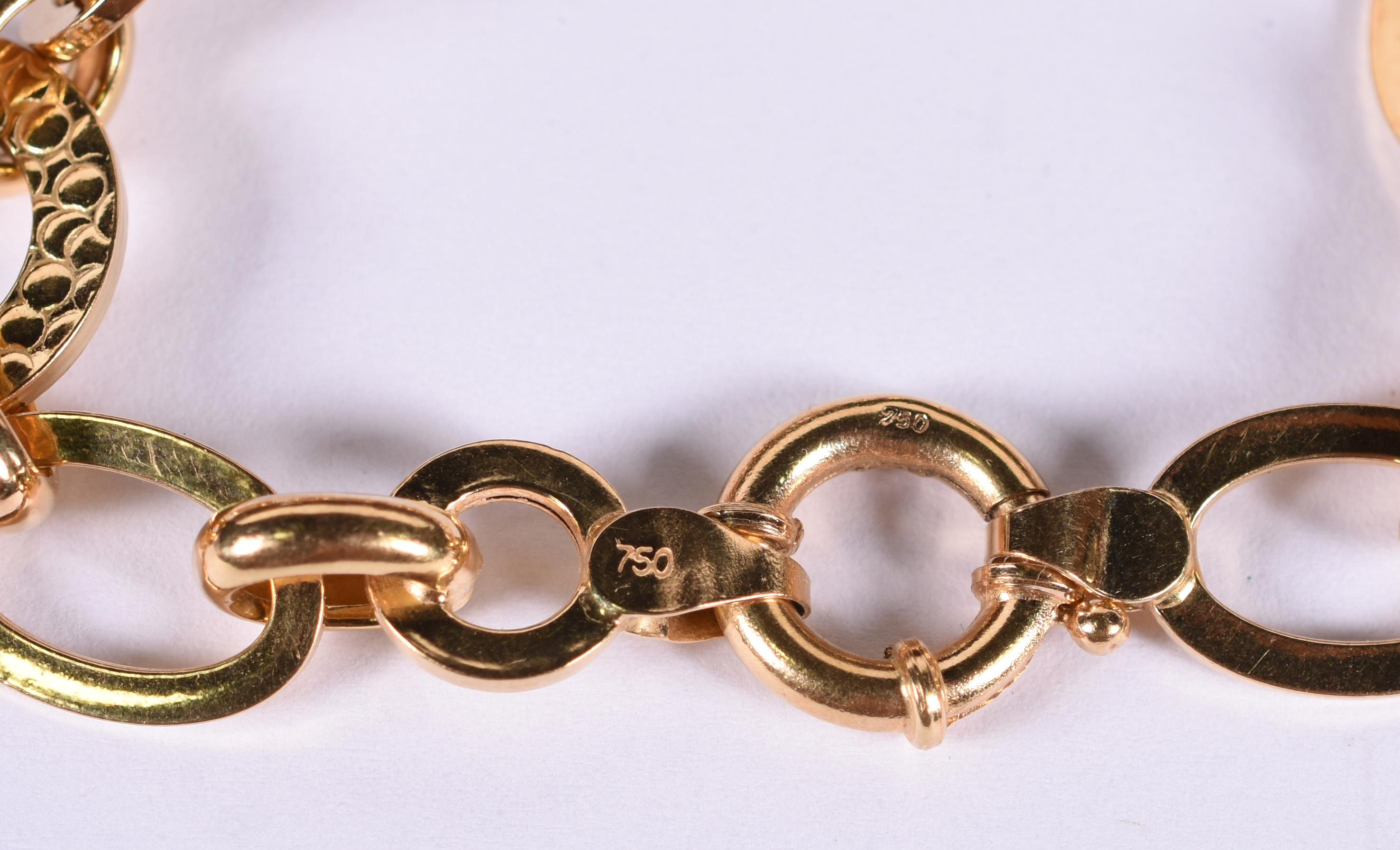 Pulseira de ouro 18 k com elos . ( Por questão de segurança a peça... - foto 2 de 2