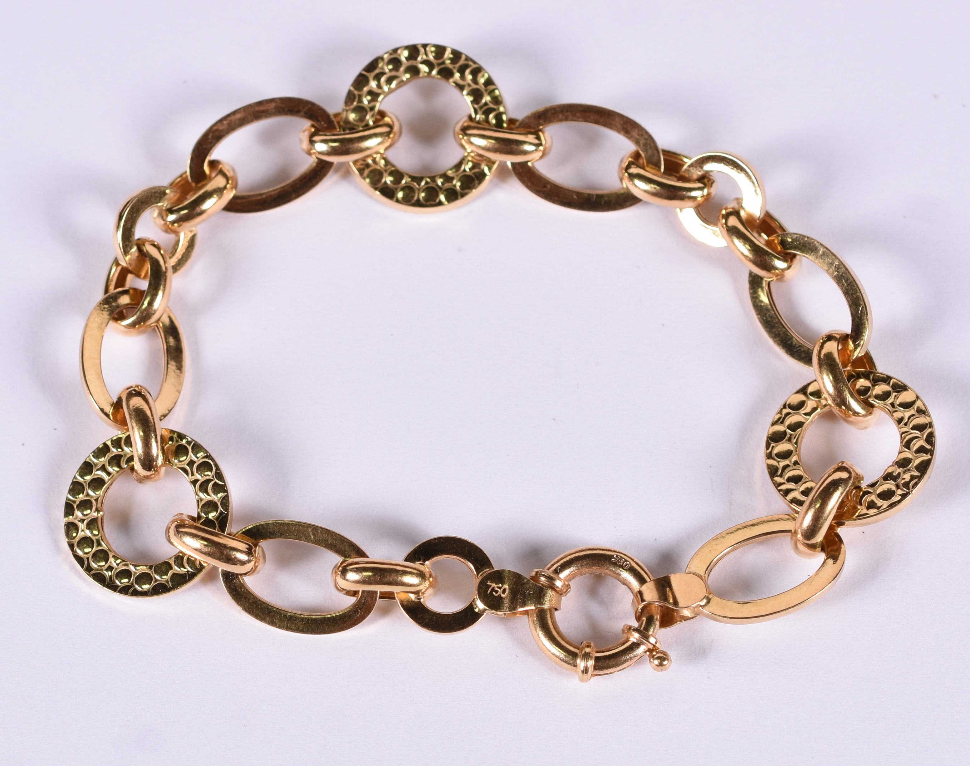 Pulseira de ouro 18 k com elos . ( Por questão de segurança a peça... - foto 1 de 2