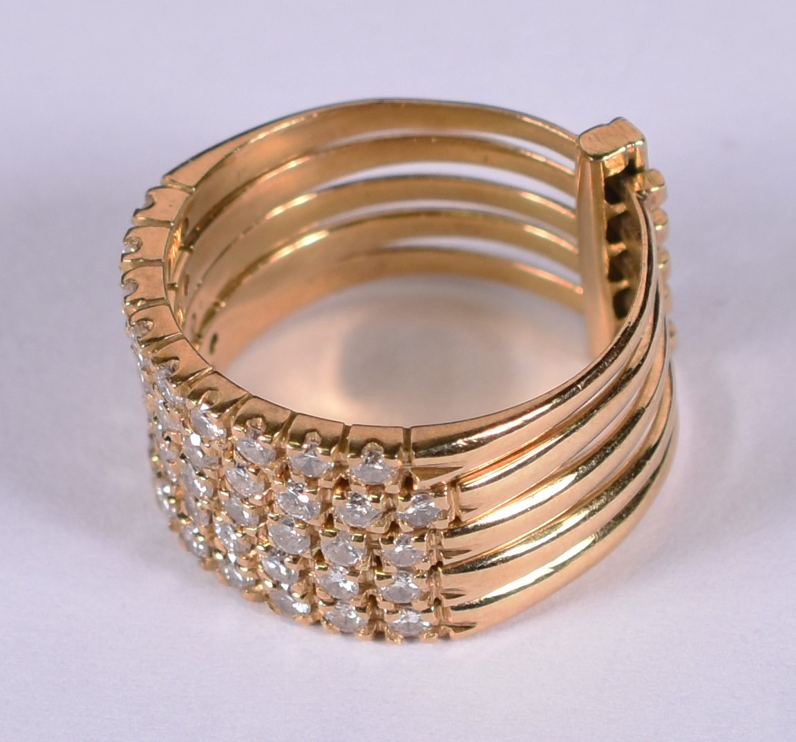 Anel com 5 alianças de ouro 18 k e brilhantes . Aro 15 ( Por questão... - foto 3 de 4