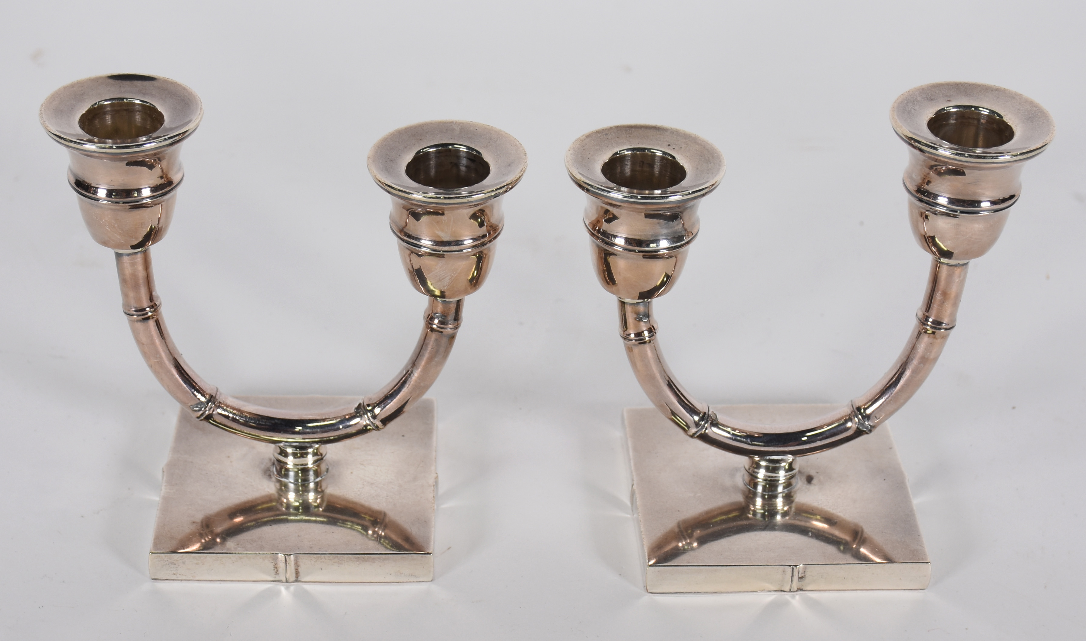 Par de castiçais de prata Sterling 950 mls ., para 2 velas cada. Peso... - foto 2 de 5