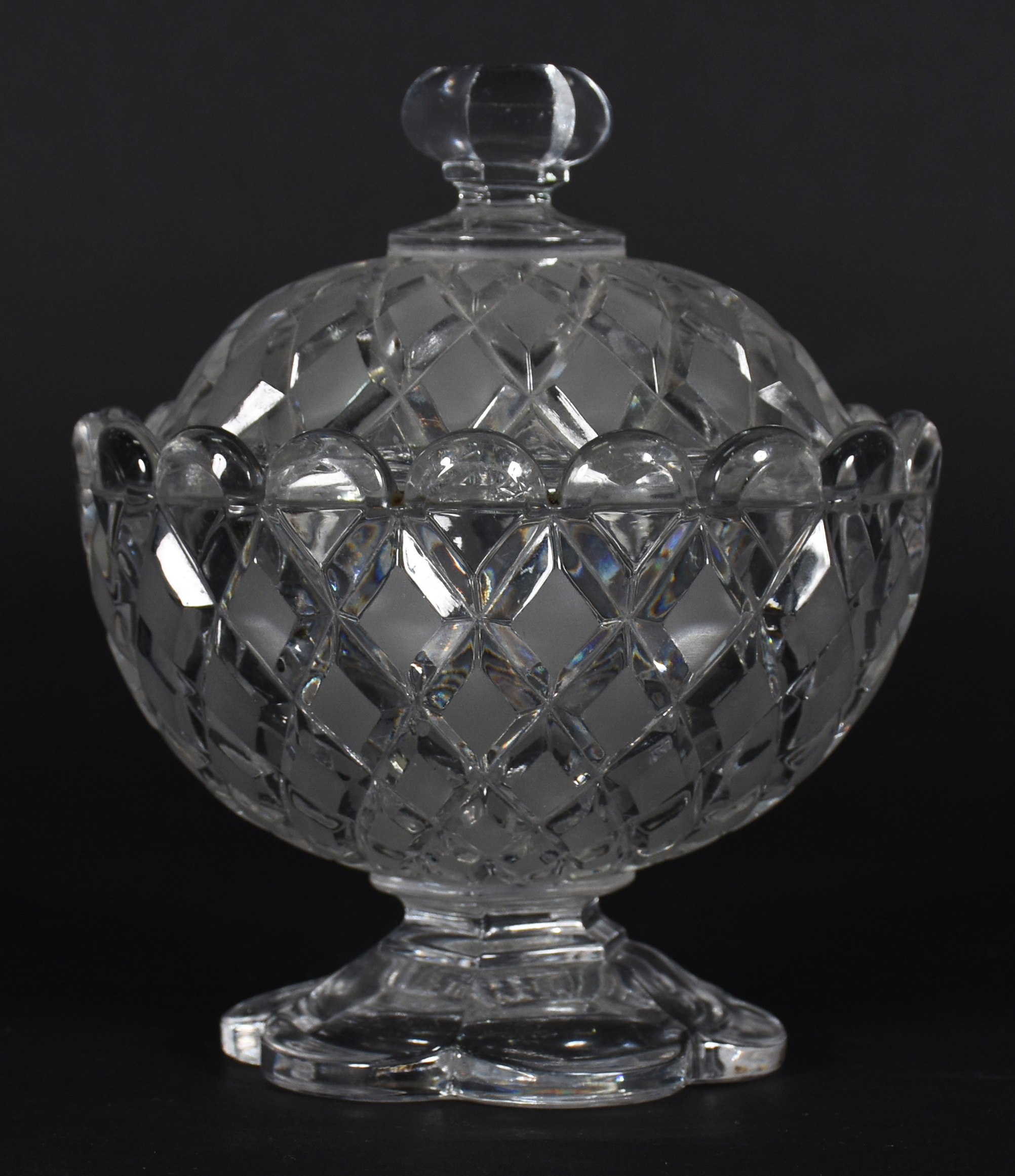 BACCARAT - Compoteira de cristal frances, assinada em relevo (... - foto 1 de 4