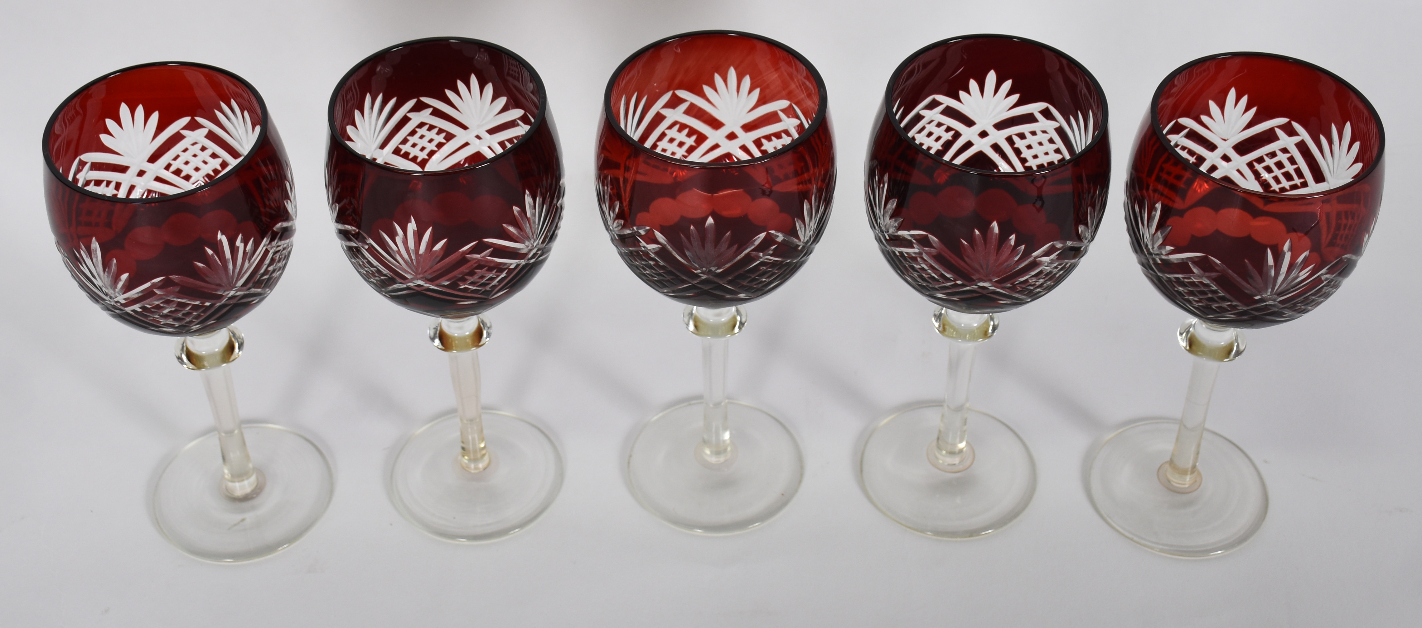 Dez taças para vinho de cristal lapidado doublé vermelho. - foto 2 de 3