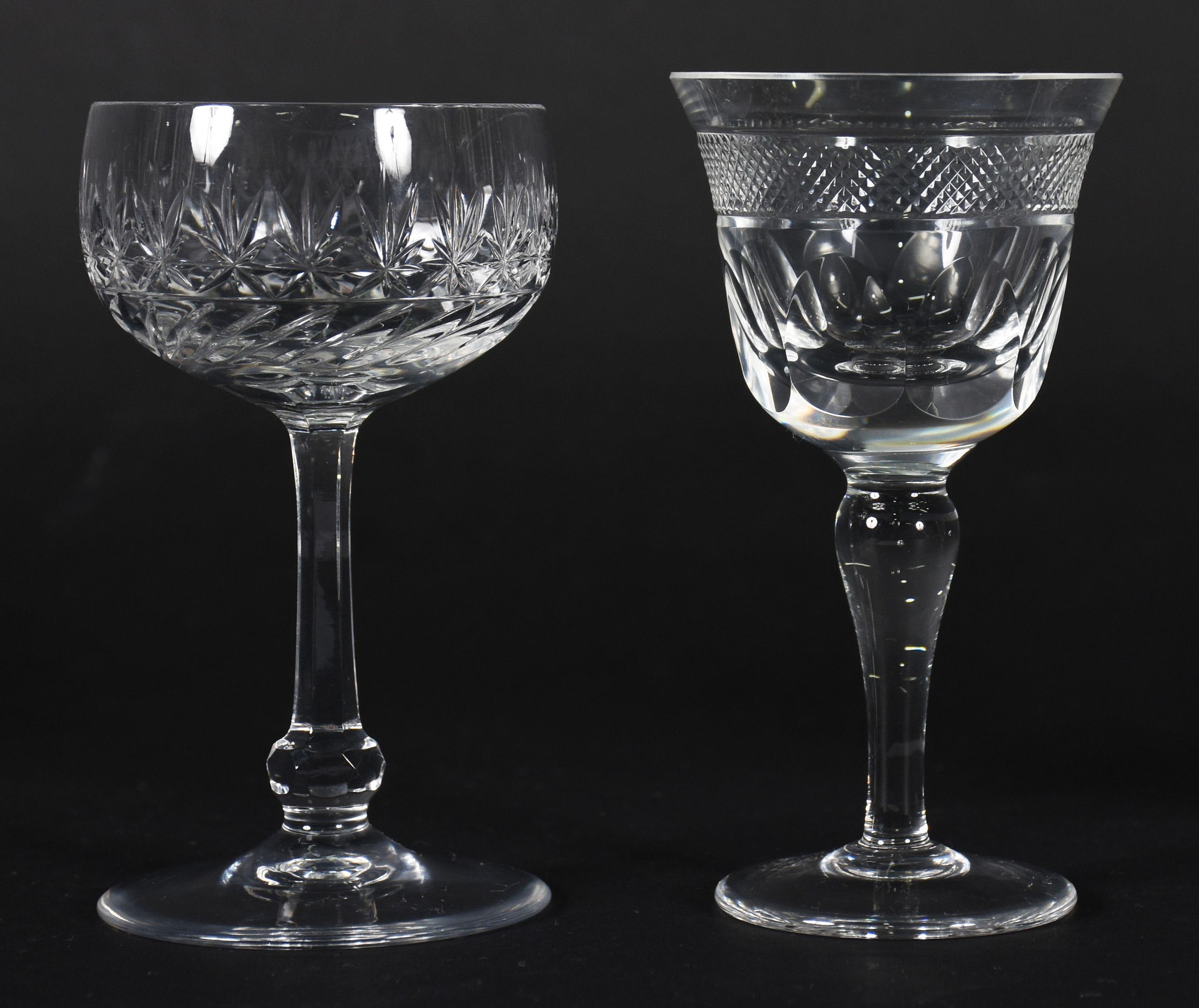 Conjunto com diversas taças de cristal , 7 para licor e 12 para vinho... - foto 3 de 5