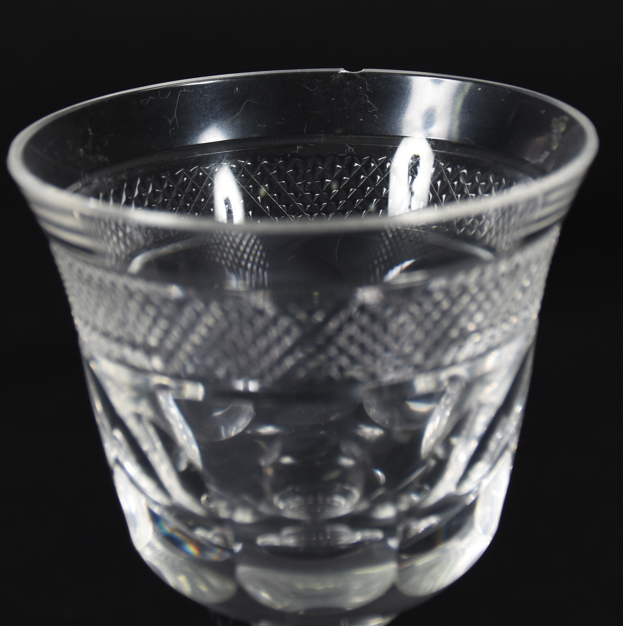 Conjunto com diversas taças de cristal , 7 para licor e 12 para vinho... - foto 5 de 5