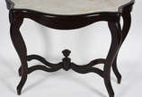 Console de madeira nobre, estilo Luis Felipe, t... - Console de madeira nobre, estilo Luis Felipe, tampo de mármore.