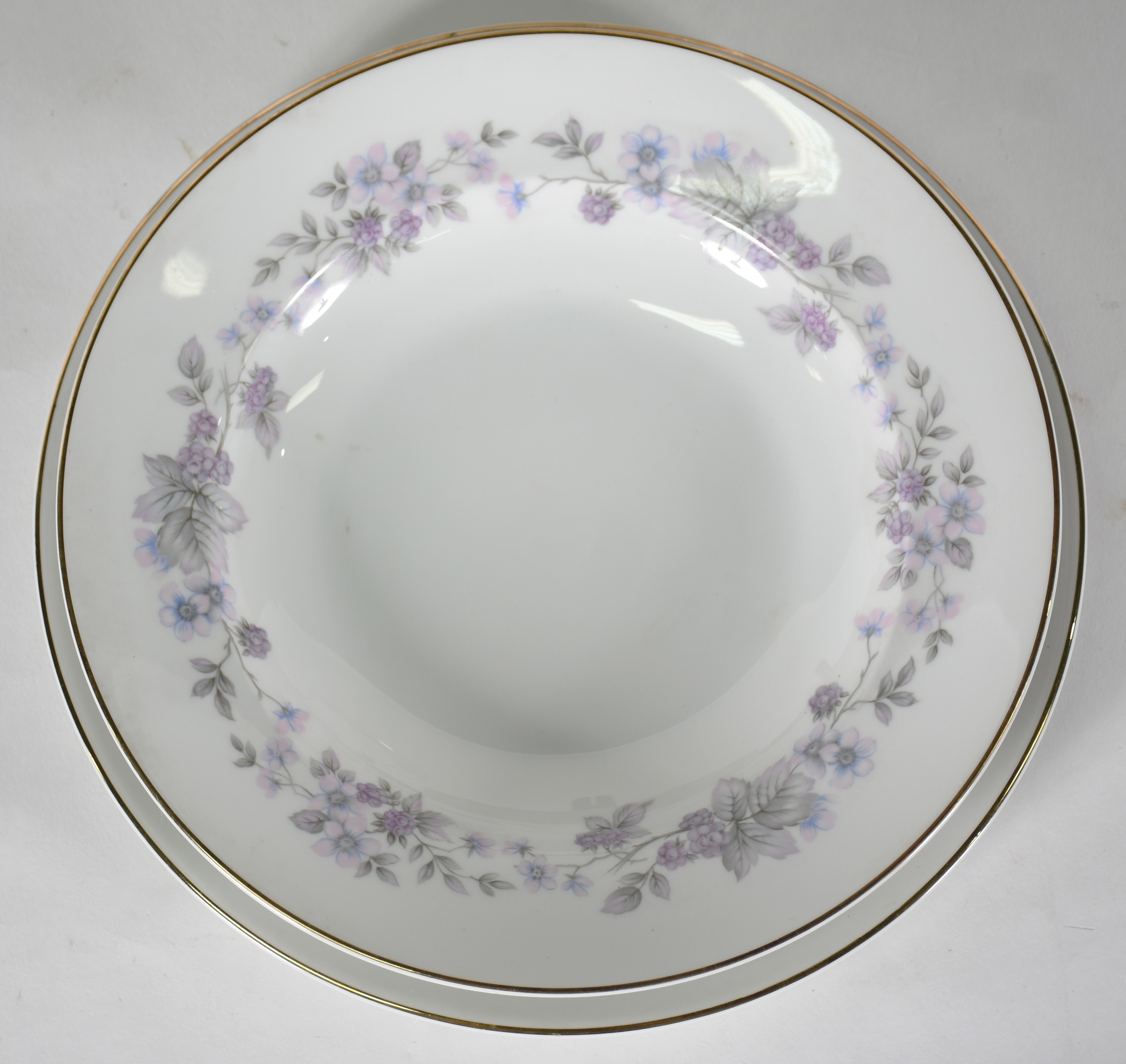 Aparelho de jantar de porcelana Rosenthal , composto de : 12 pratos... - foto 2 de 3