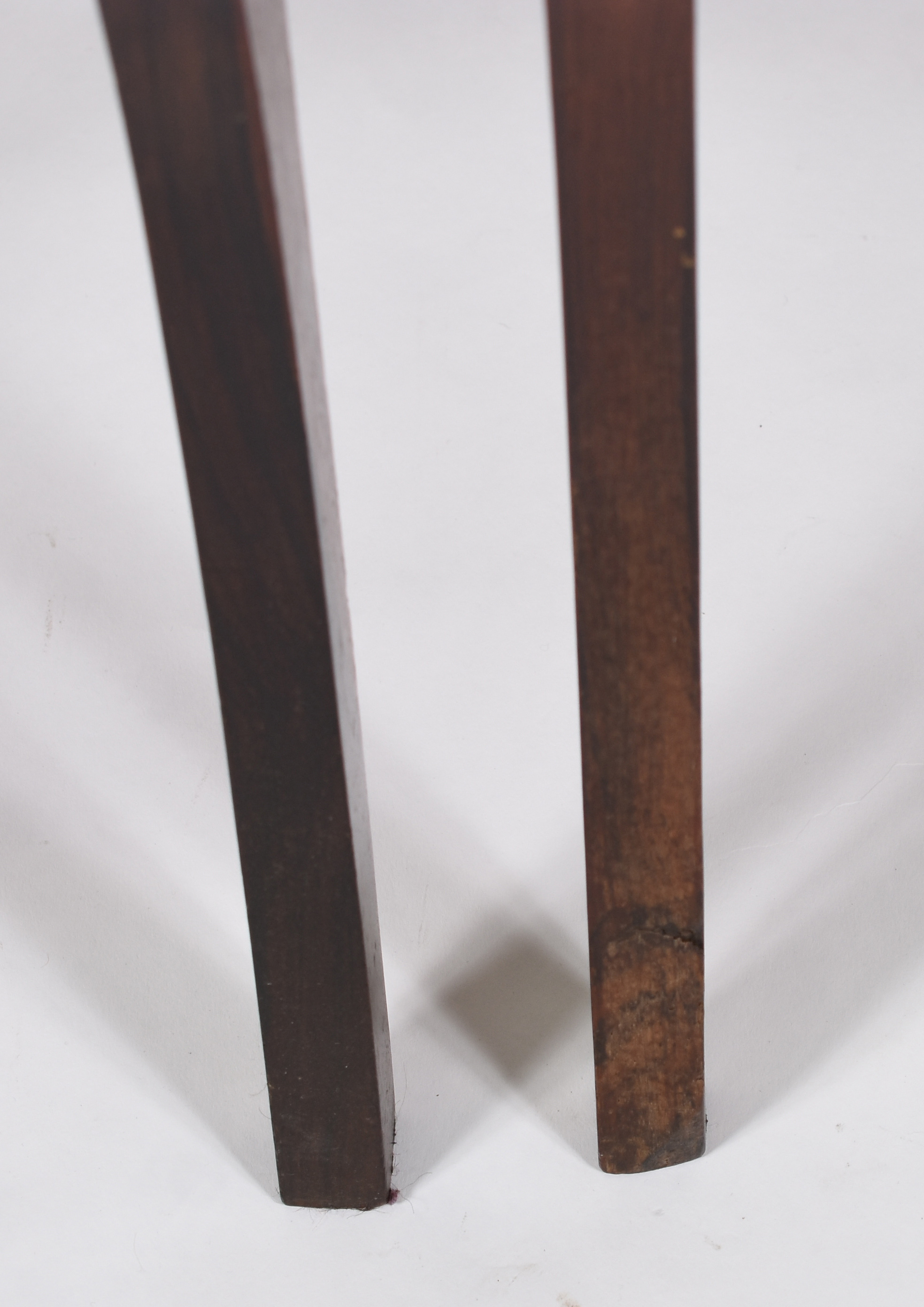 Conjunto de 4 cadeiras para sala de jantar de madeira nobre, assentos... - foto 4 de 5