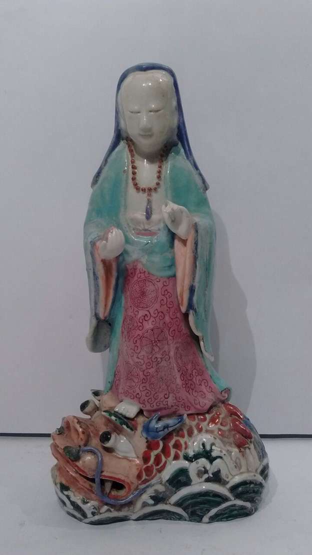 Cia. das Índias – “Kuan – Yin” – Escultura em porcelana chinesa... - foto 1 de 2