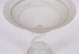 Fruteira – Cristal Baccarat – Decoração em tom ... - Fruteira – Cristal Baccarat – Decoração em tom fosqueado, com bojo profundo e coluna em forma de delfim. 
França – Século XIX/XX.