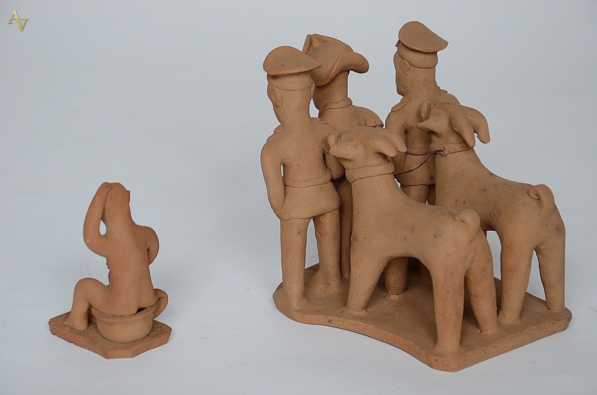 VITALINO - Duas estatuetas de barro representando Policiais com... - foto 2 de 6