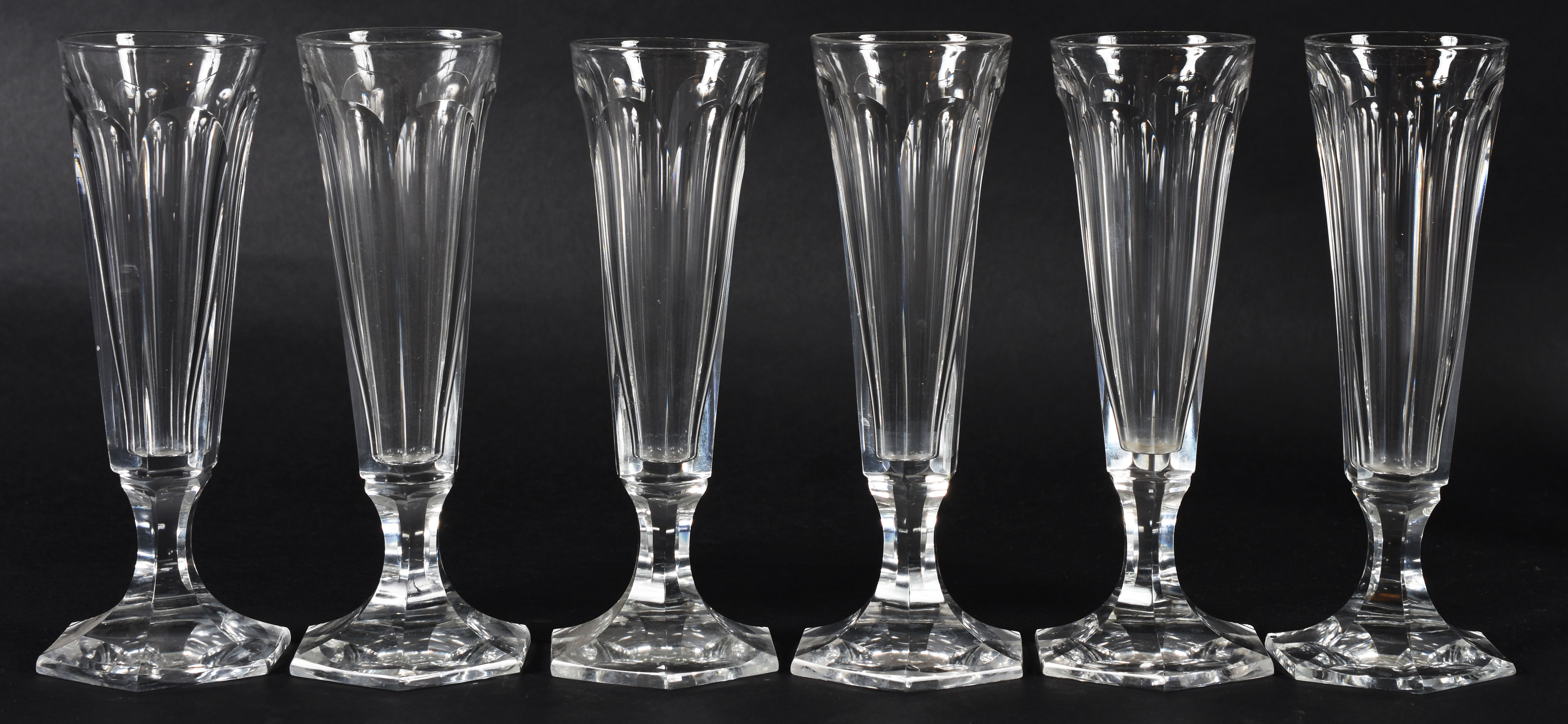 Conjunto de copos – Cristal Baccarat, modelo d’Harcourt – 12 flutes... - foto 1 de 3