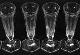 Conjunto de copos – Cristal Baccarat, modelo d’... - Conjunto de copos – Cristal Baccarat, modelo d’Harcourt – 12 flutes, com pé sextavado,  (4 com bicado na borda e 8 perfeitas) 
França – Século XX.