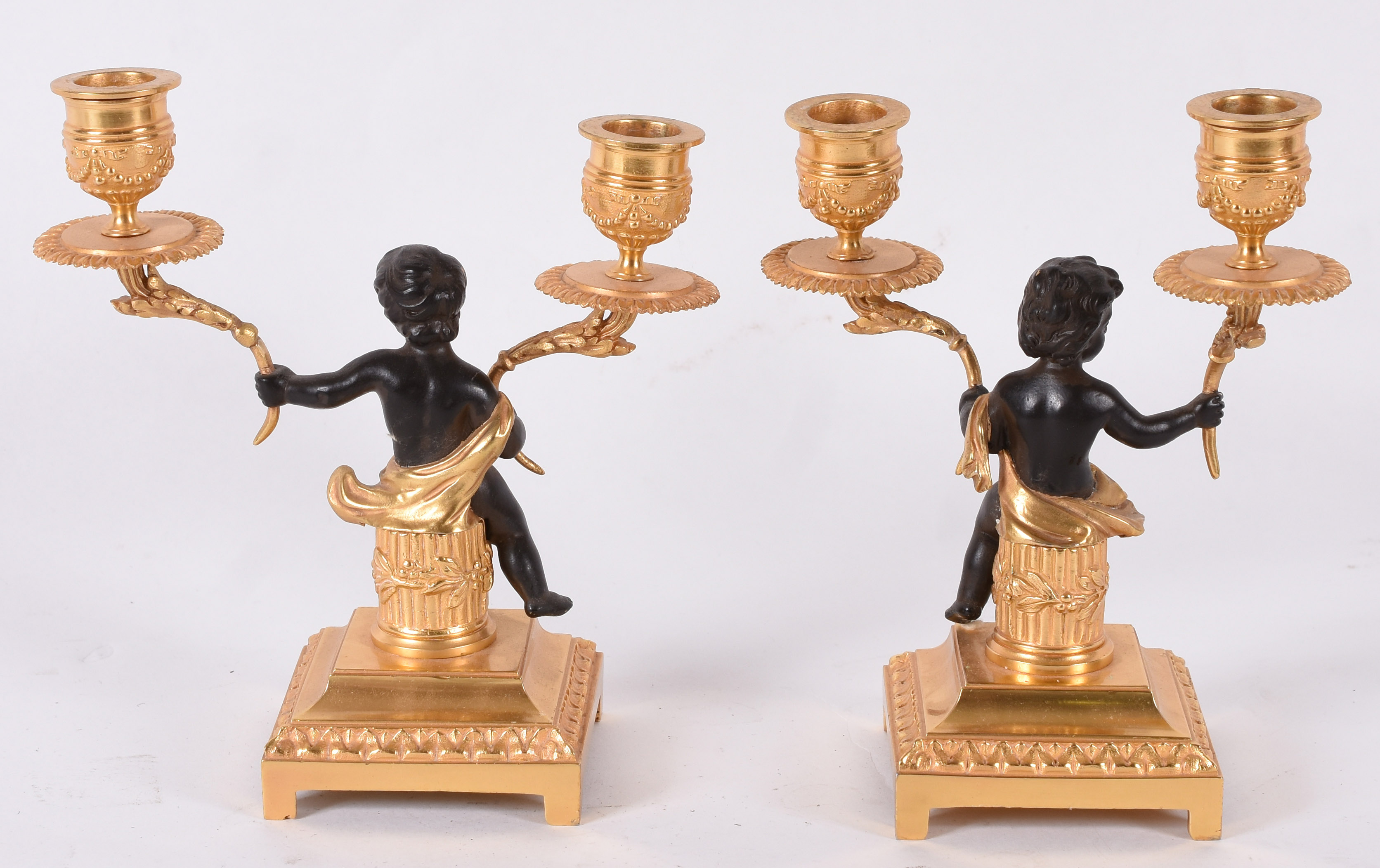 Par de candelabros para duas velas cada – Bronze Francês – Decoração... - foto 3 de 3