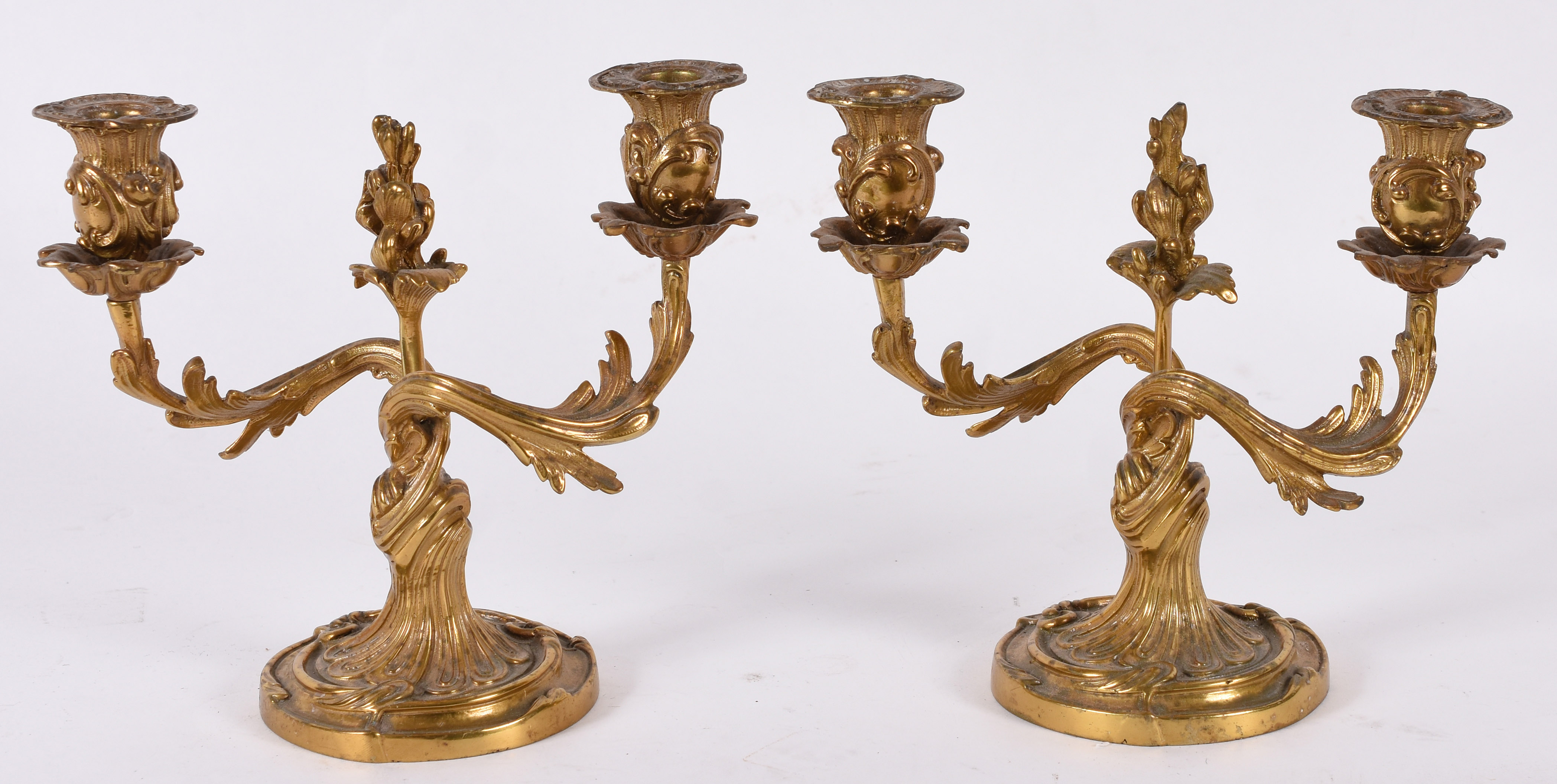 Par de candelabros baixos para duas velas – Bronze dourado a ouro –... - foto 1 de 3