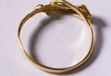 Anel de ouro amarelo 18k , tipo cobra com 6 bri... - Anel de ouro amarelo 18k , tipo cobra com 6 brilhantes.Aro 22 (Por questão de segurança a peça não se encontra na loja)