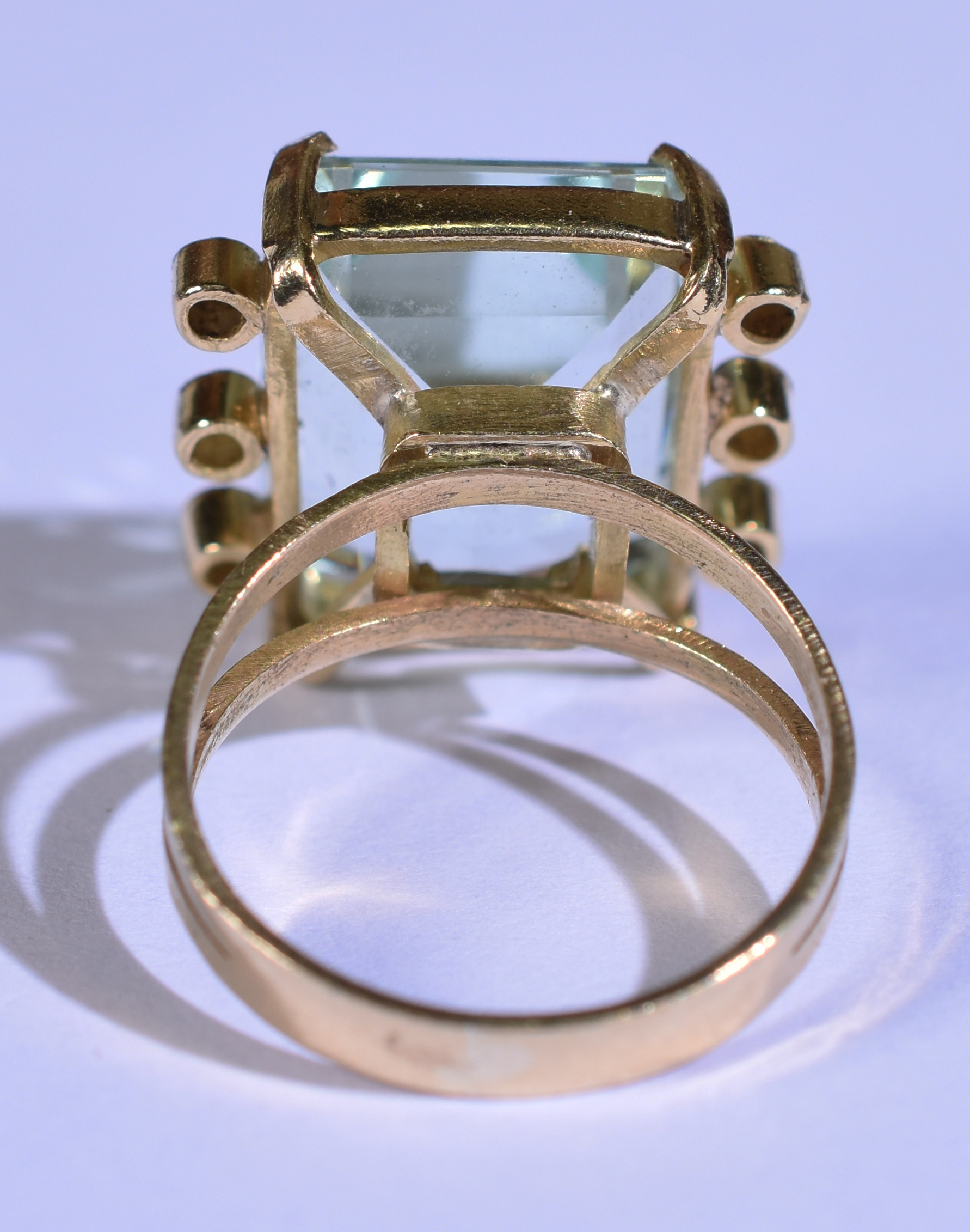 Anel de ouro amarelo 18k com 6 brilhantes e água marinha . Aro 16... - foto 3 de 3