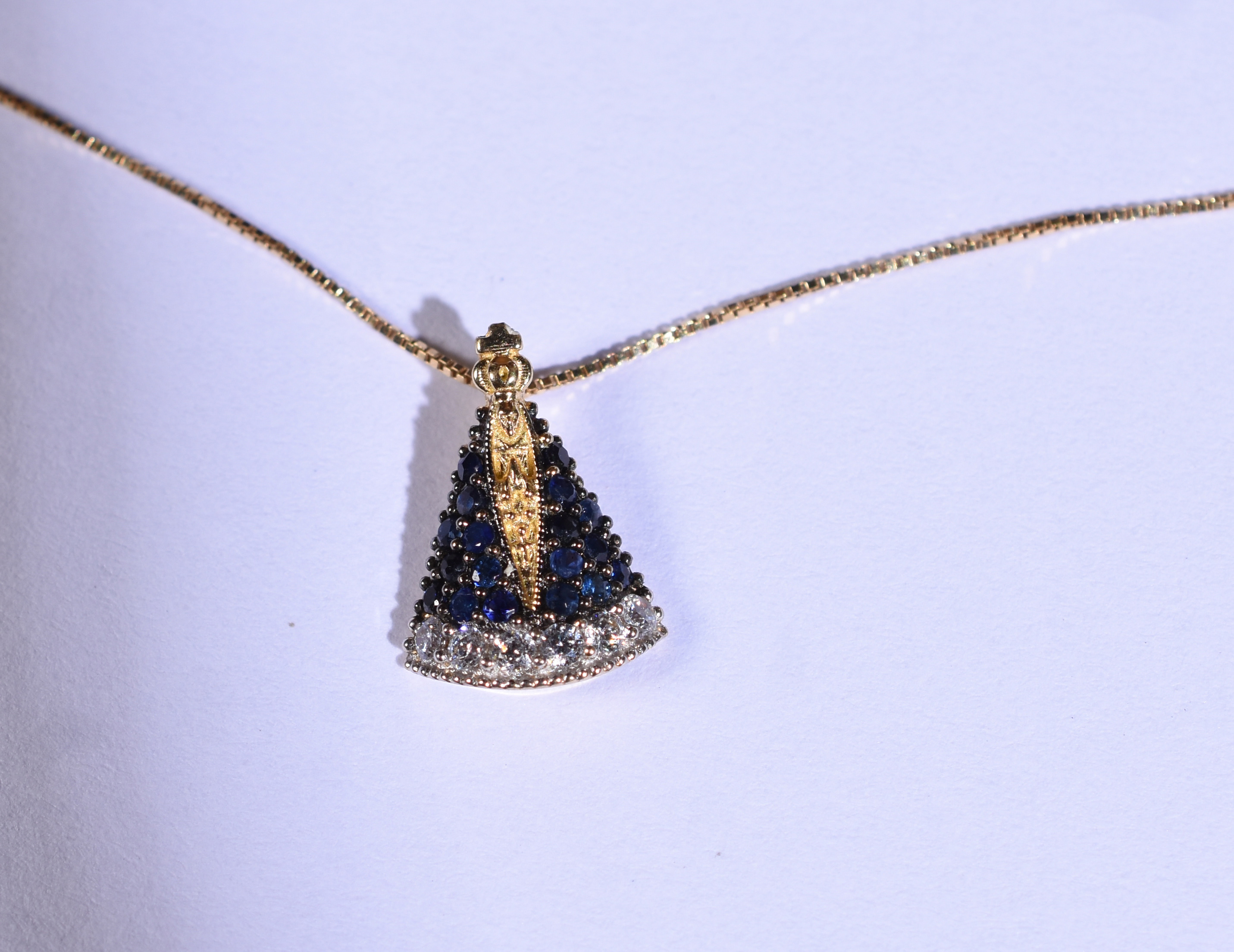 Gargantilha de ouro 18k com pingente de N.Sra Aparecida (Por questão... - foto 1 de 4