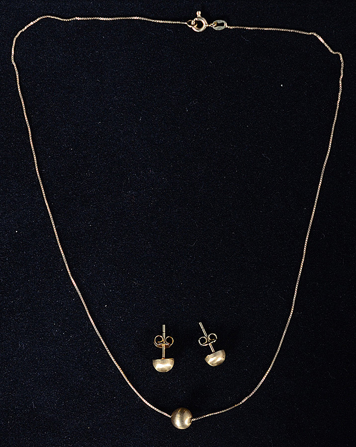Conjunto de gargantilha com pingente e par de brincos de ouro amarelo... - foto 2 de 2