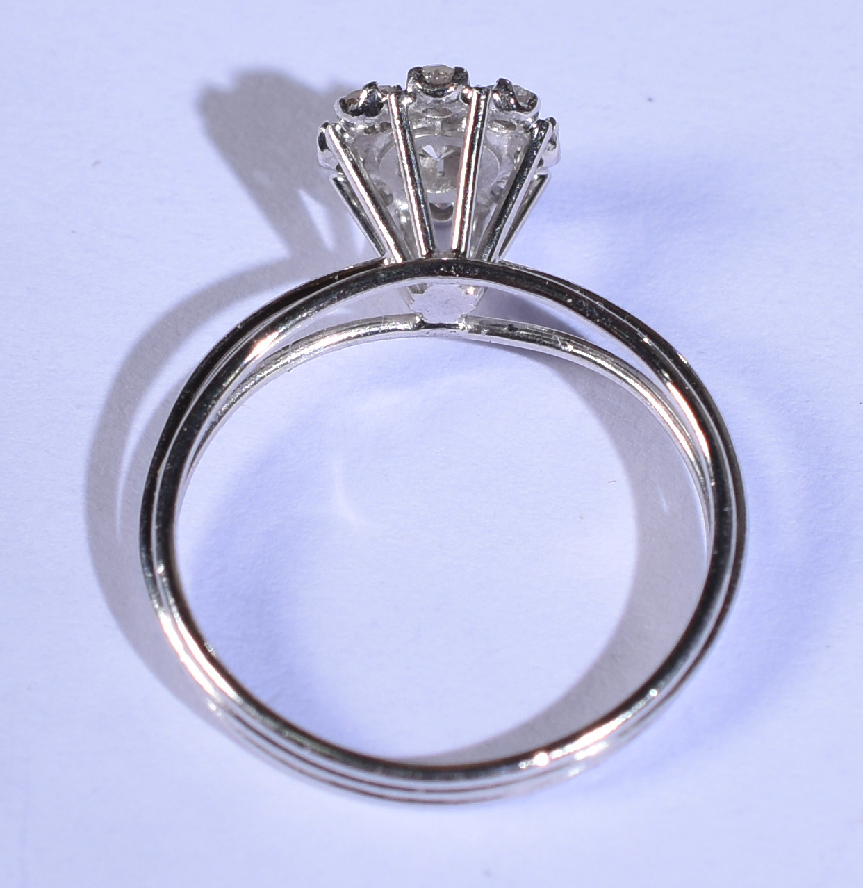 Anel de platina tipo chuveiro ,aproximadamente 0,60 ct de brilhante... - foto 3 de 3