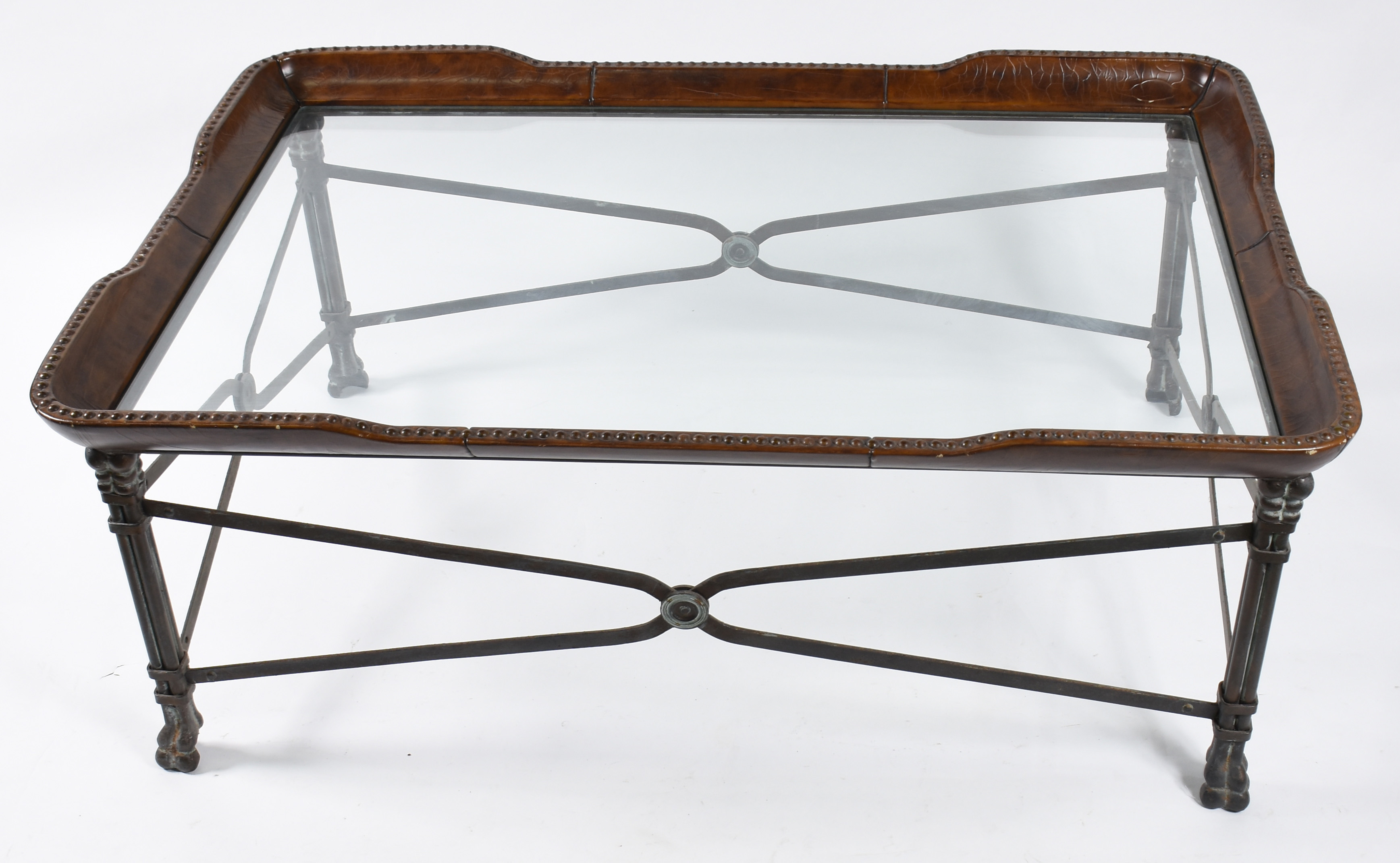 Mesa de centro com pés de metal , tampo de vidro com couro e... - foto 3 de 4