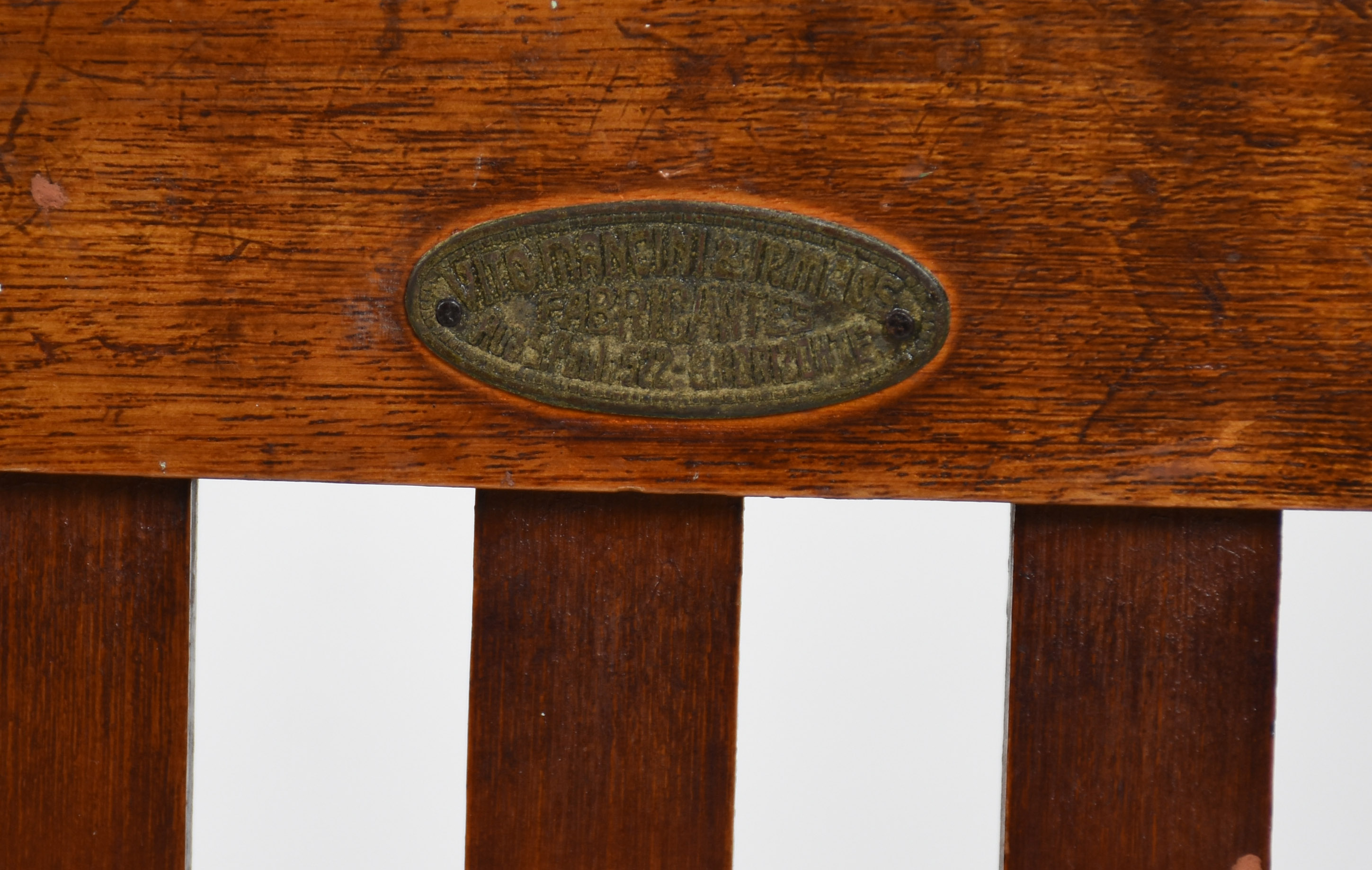 Antiga cadeira giratória de madeira nobre, encosto em réguas... - foto 5 de 5