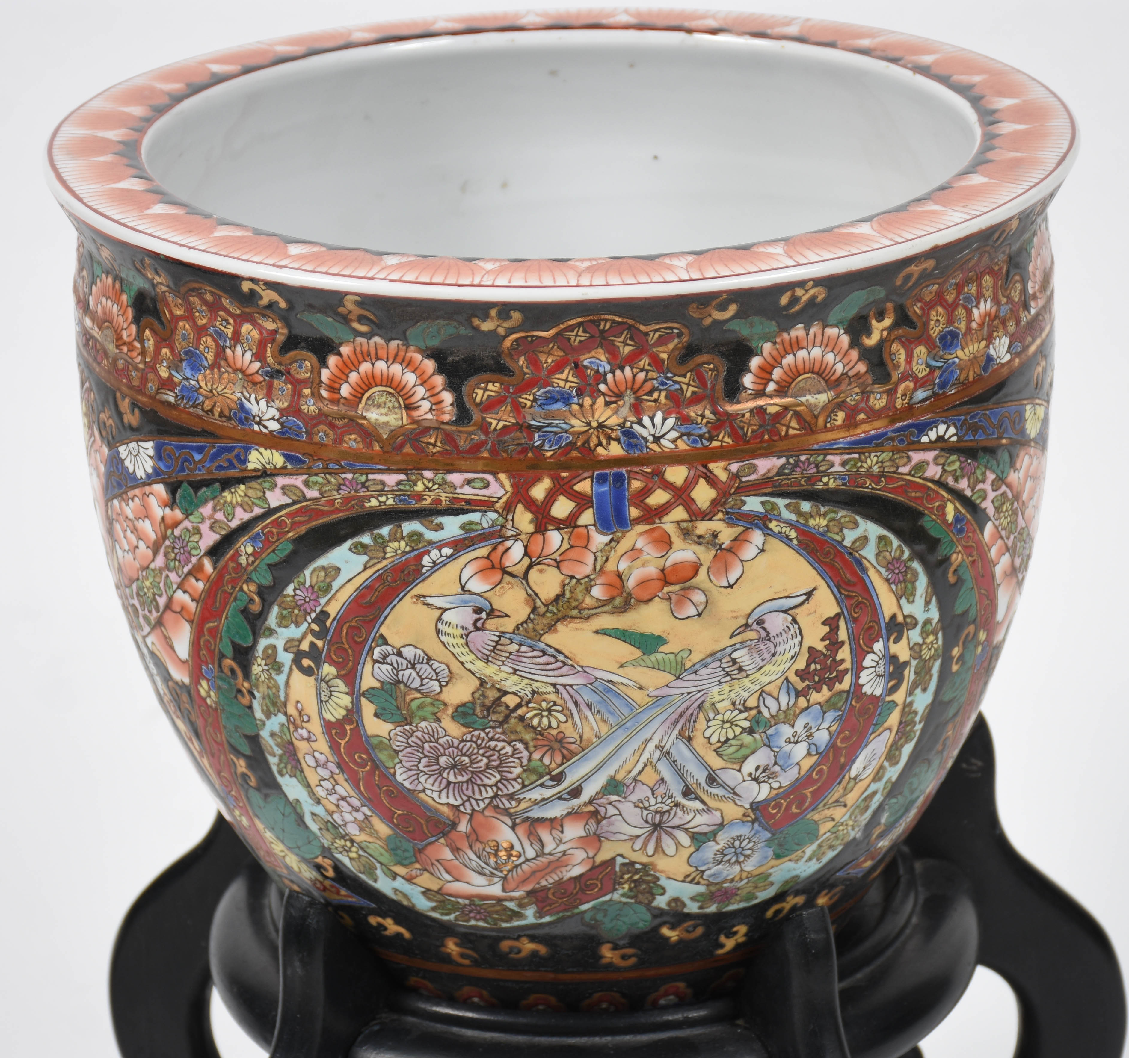 Cachepot/aquário de porcelana oriental ricamente de corada em... - foto 2 de 6