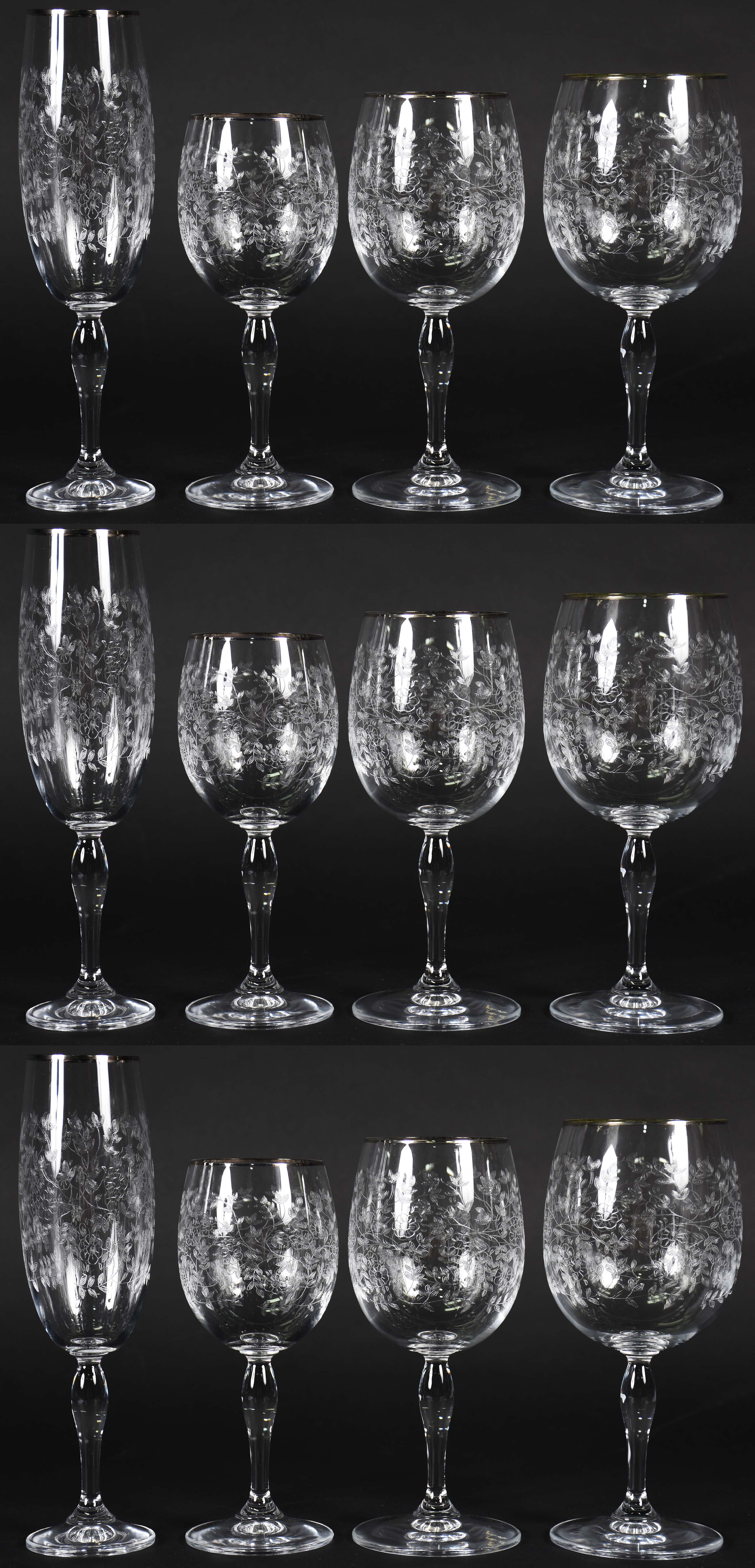 Serviço de cristal lavrado com borda prateada , composto de 12... - foto 1 de 3