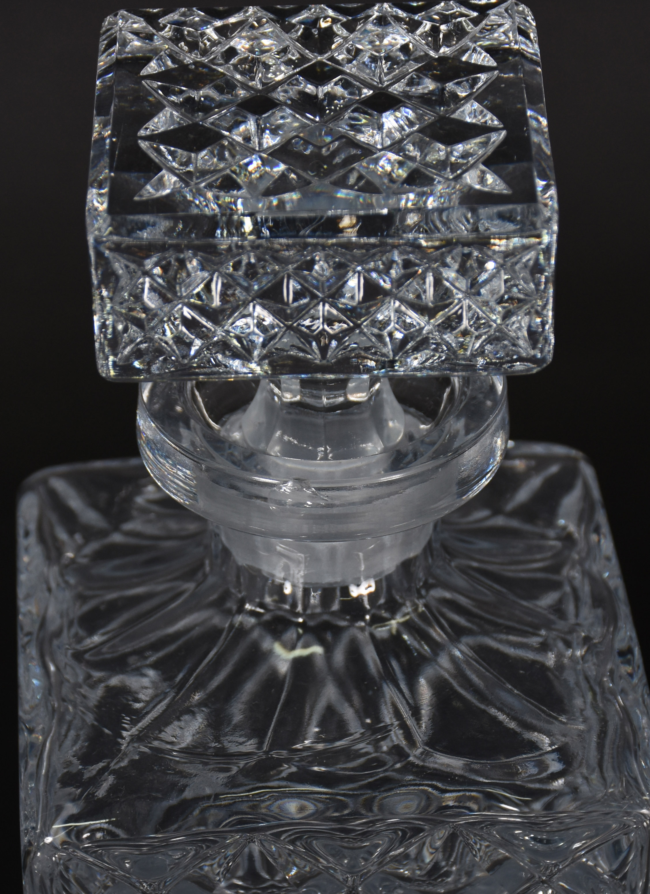Três garrafas de cristal diversas , 3 copos longos e 3 cálices... - foto 5 de 9