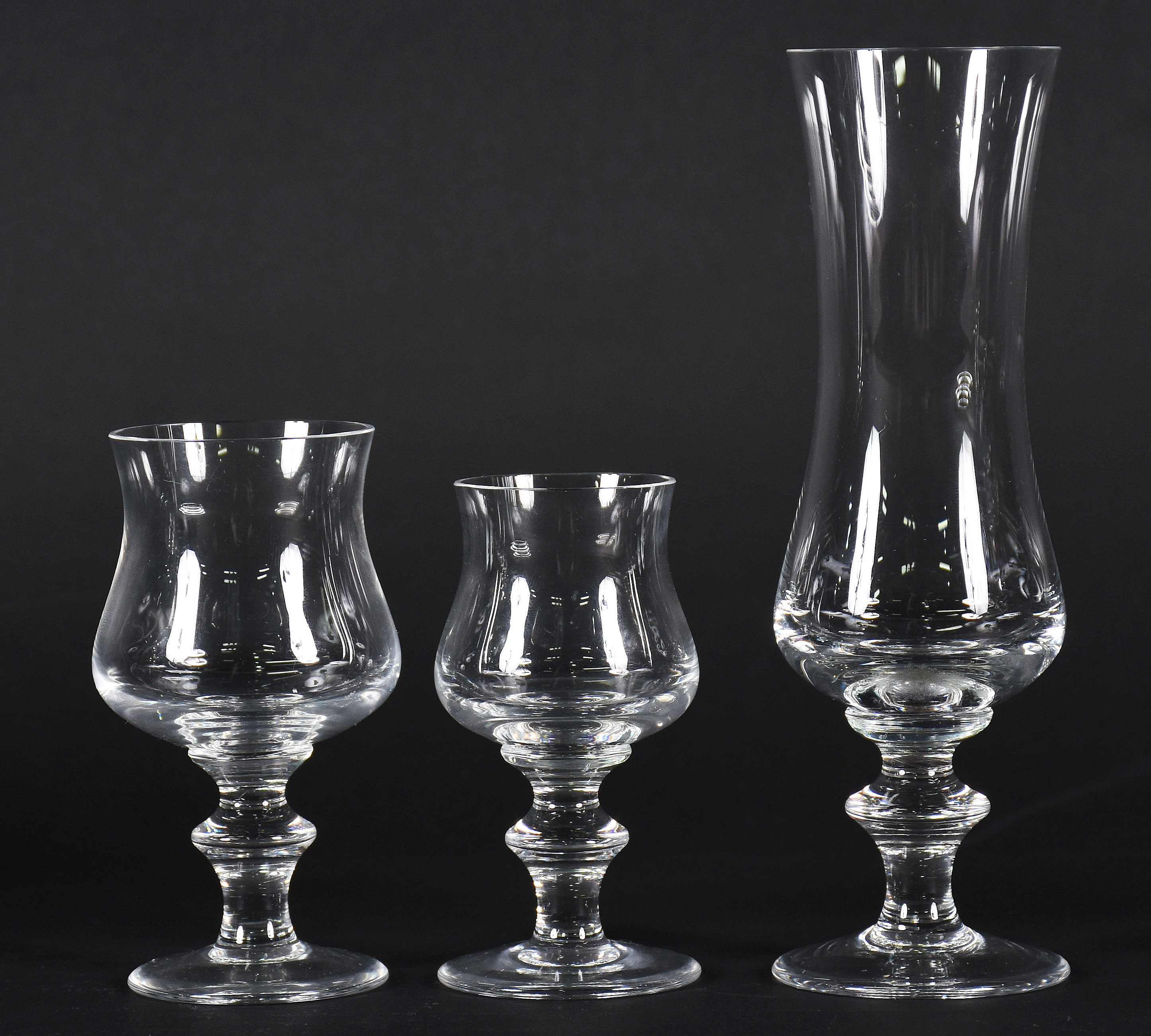 Serviço de cristal composto de , 6 flutes , 18 cálices para licor , 6... - foto 3 de 3