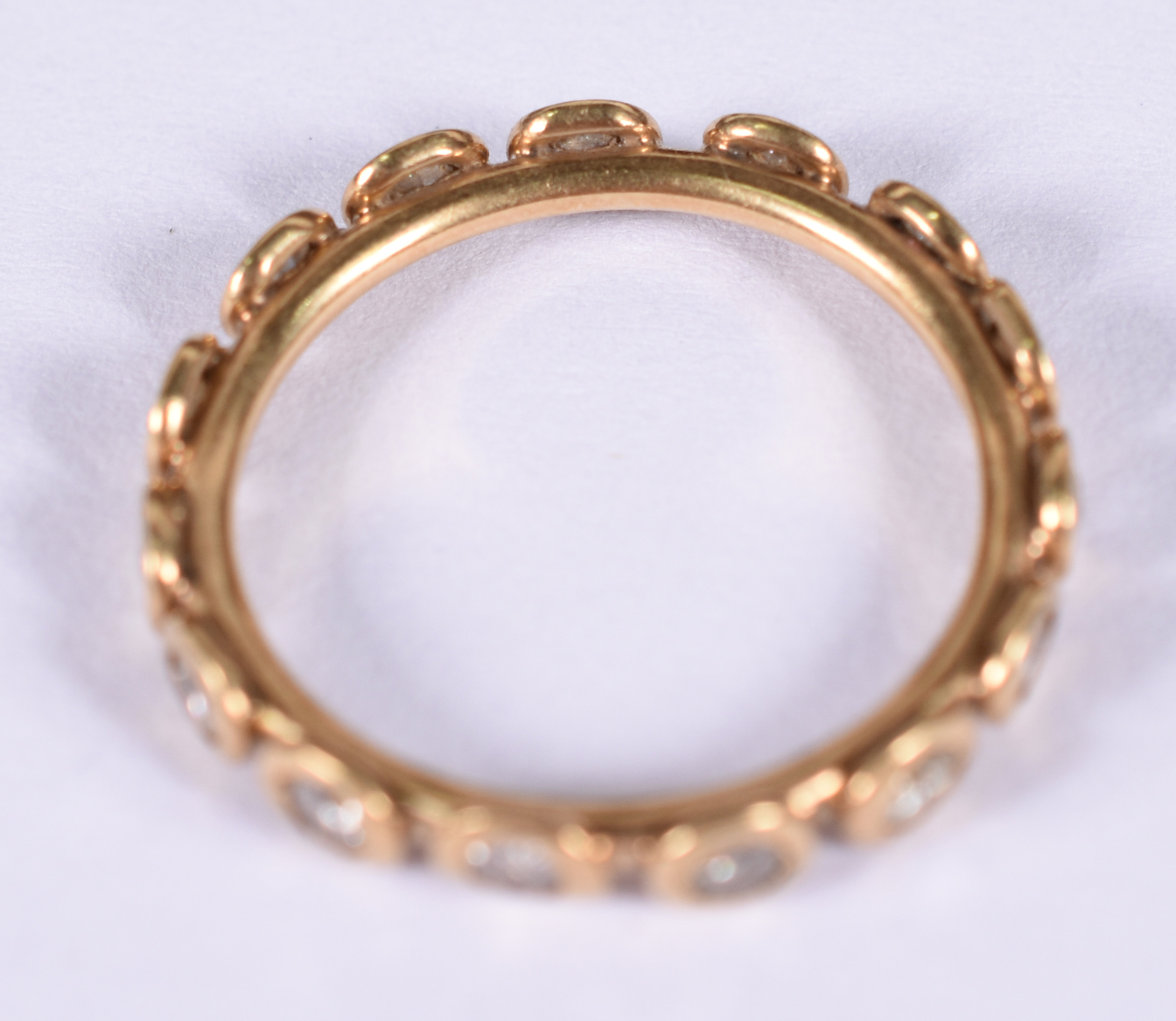 Aliança de ouro 18 k com 15 brilhantes . Aro 17 ( Por questão de... - foto 2 de 3