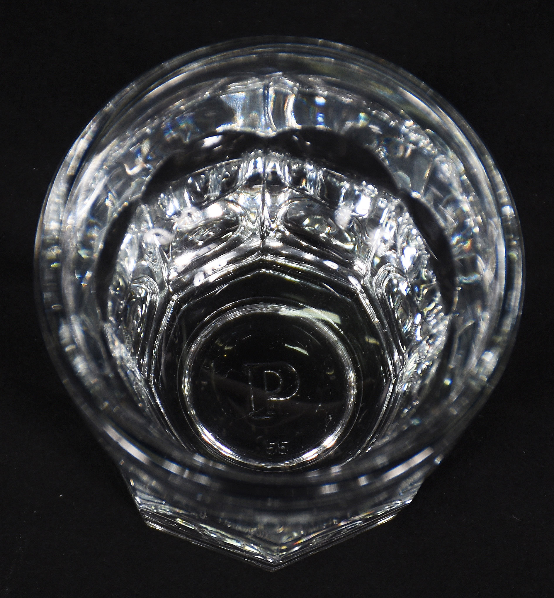 Serviço de copos de cristal facetado sendo : 5 flutes , 7 para água... - foto 5 de 6