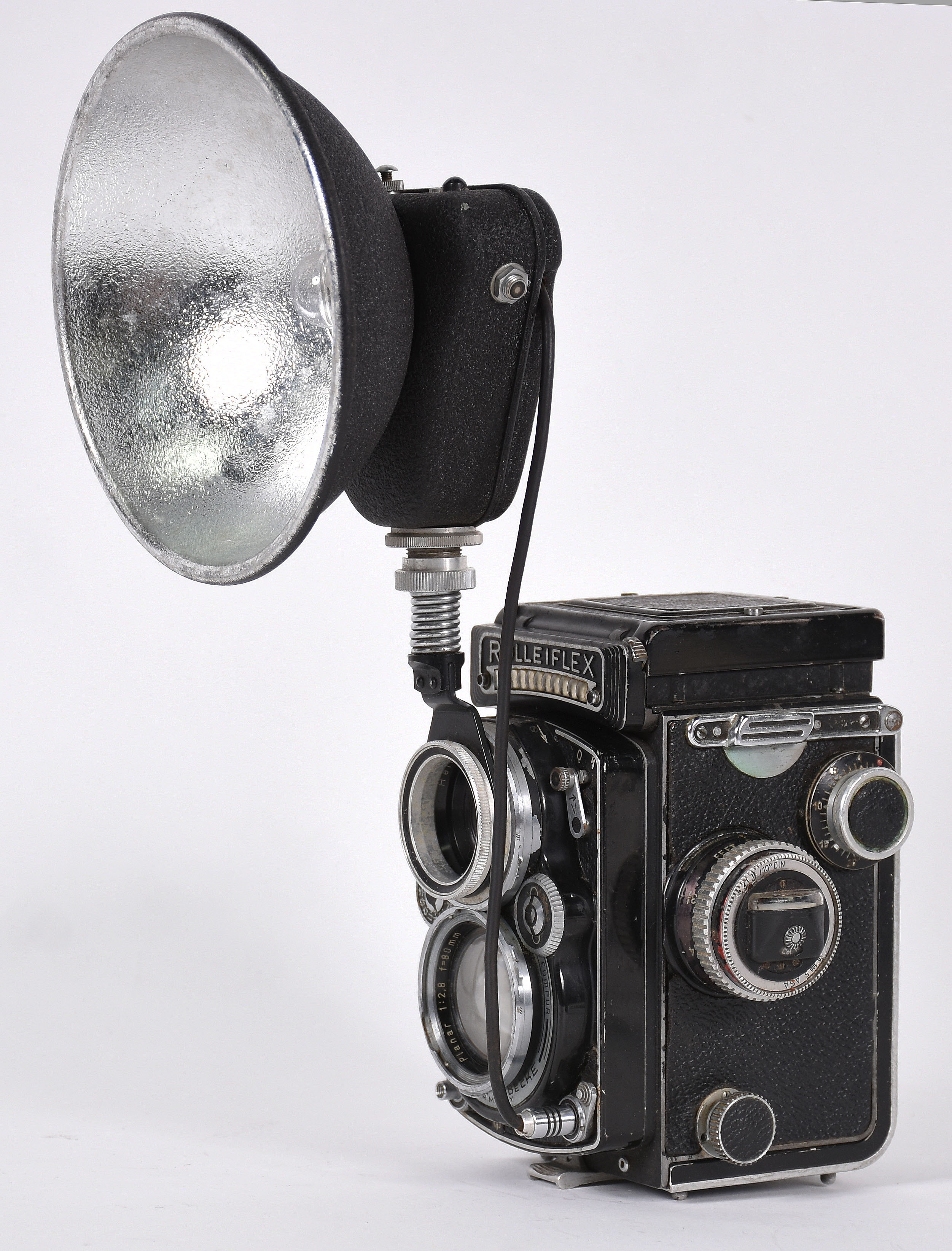 ROLLEIFLEX 2.8 E Com Rolleiflash- Câmera clássica Alemâ fabricada em... - foto 2 de 5