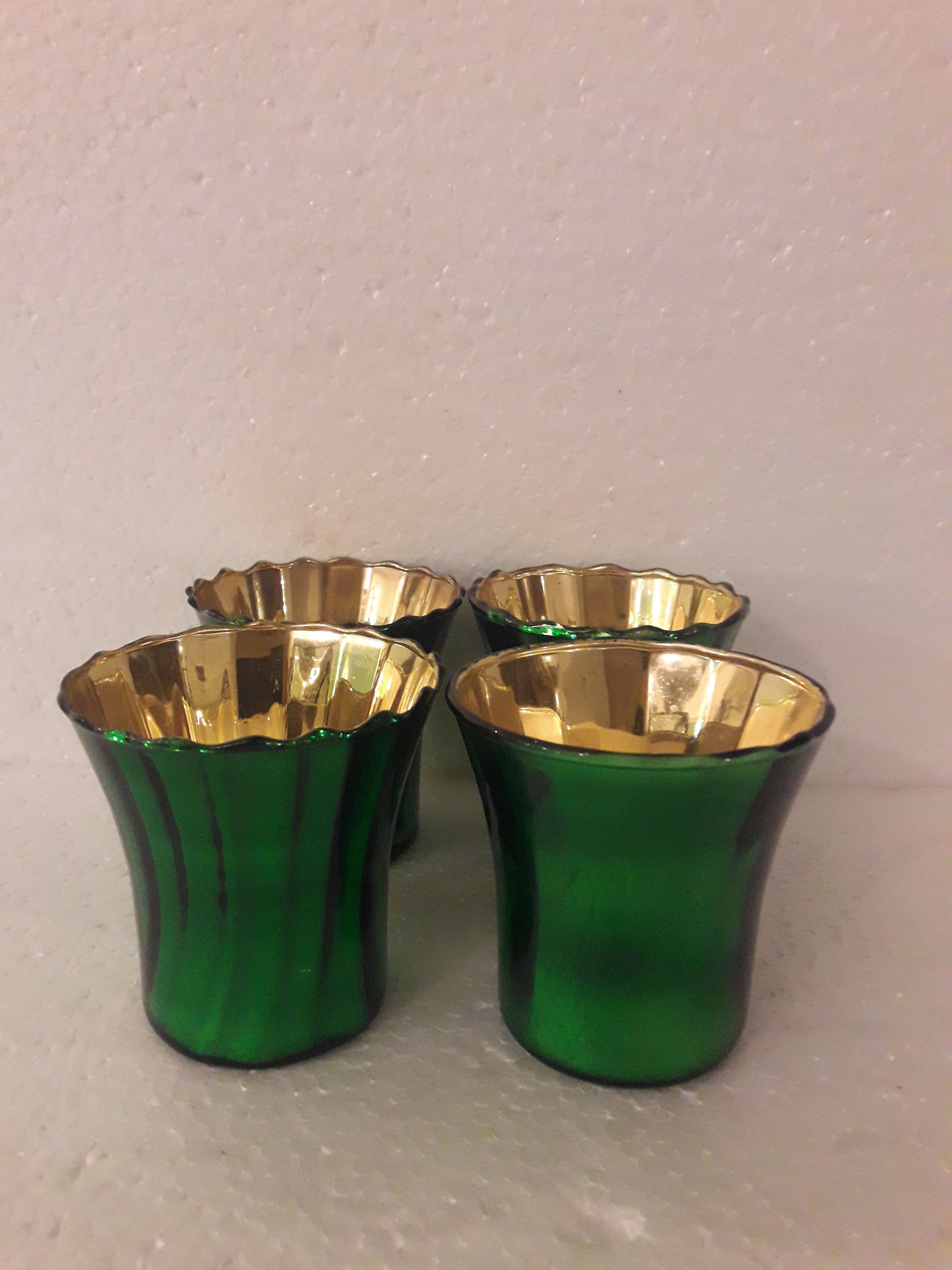 Porta Velas – 4 copinhos espelhados em verde Índia – Século XX. - foto 1 de 2