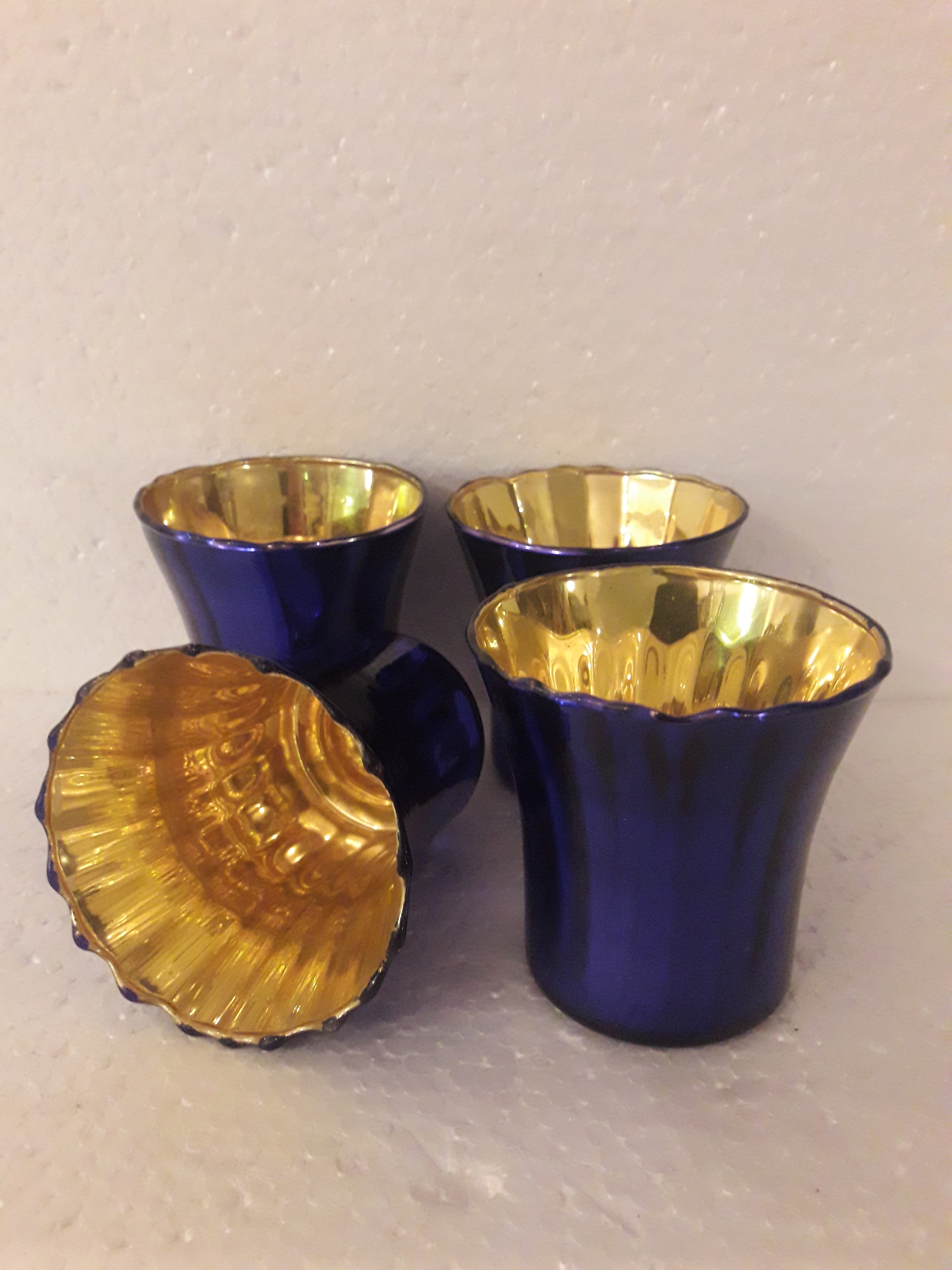 Porta Velas – 4 copinhos espelhados em azul Índia – Século XX. - foto 1 de 2